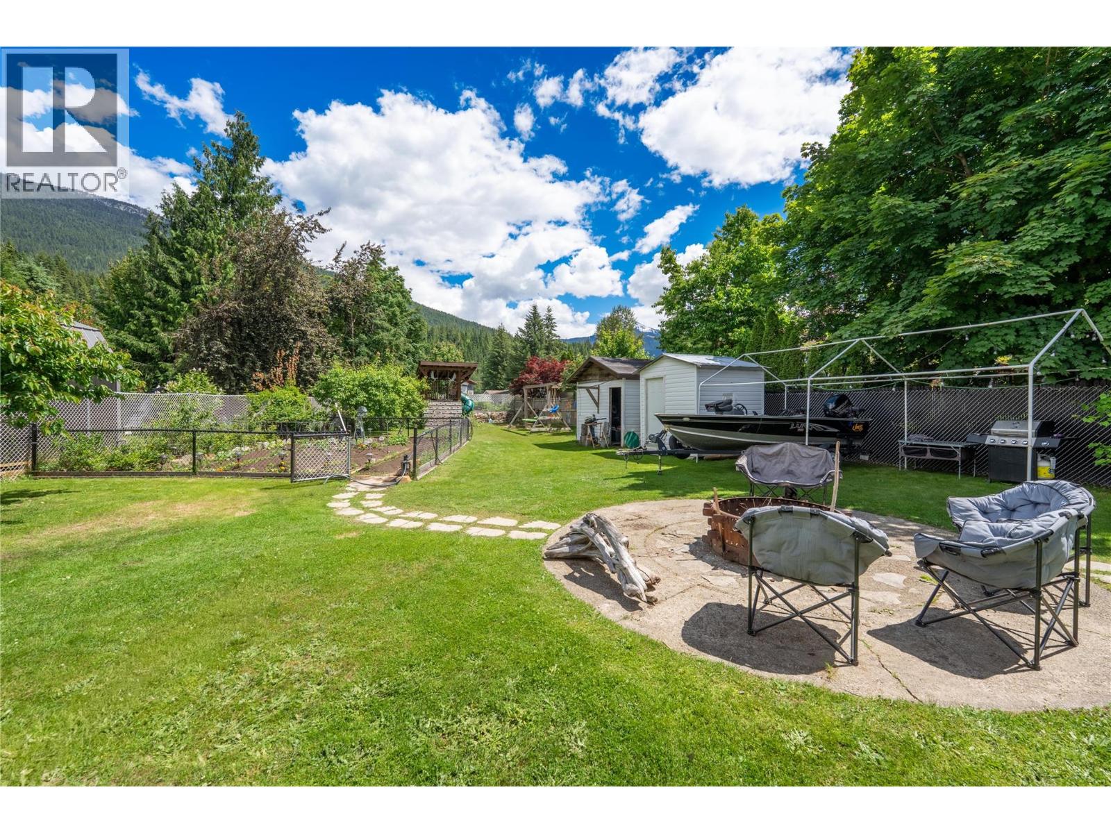 162 Pearkes Drive, Revelstoke, British Columbia  V0E 2S0 - Photo 42 - 10392178