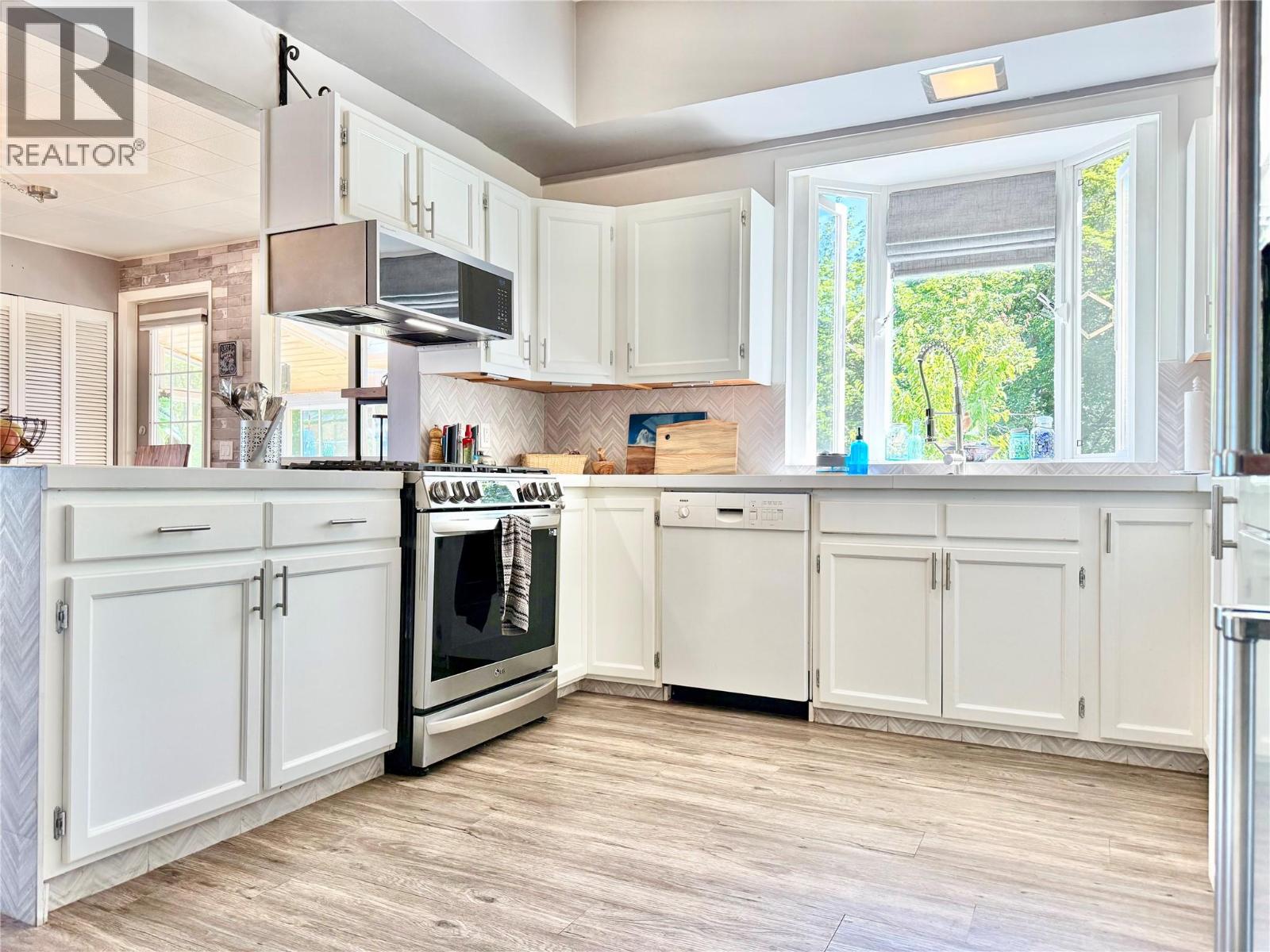 825 Central Avenue, Grand Forks, British Columbia  V0H 1H0 - Photo 11 - 10392267