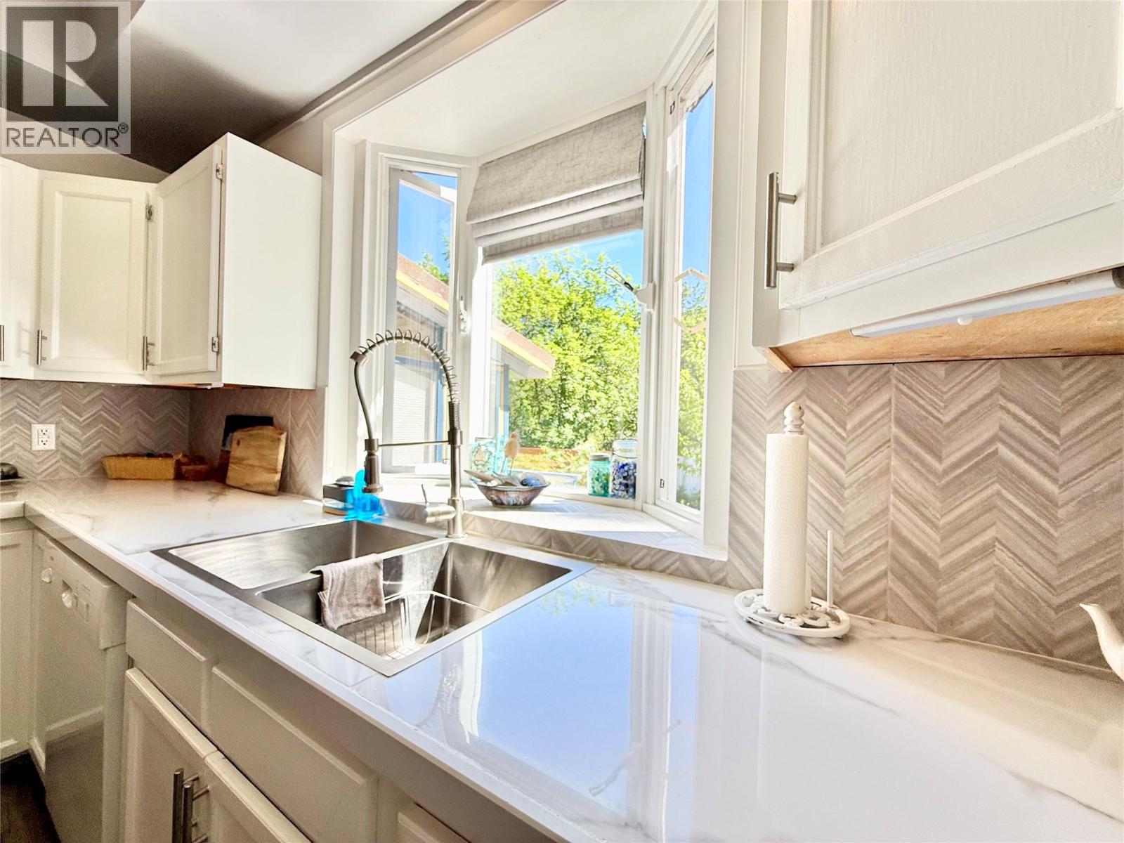 825 Central Avenue, Grand Forks, British Columbia  V0H 1H0 - Photo 12 - 10392267