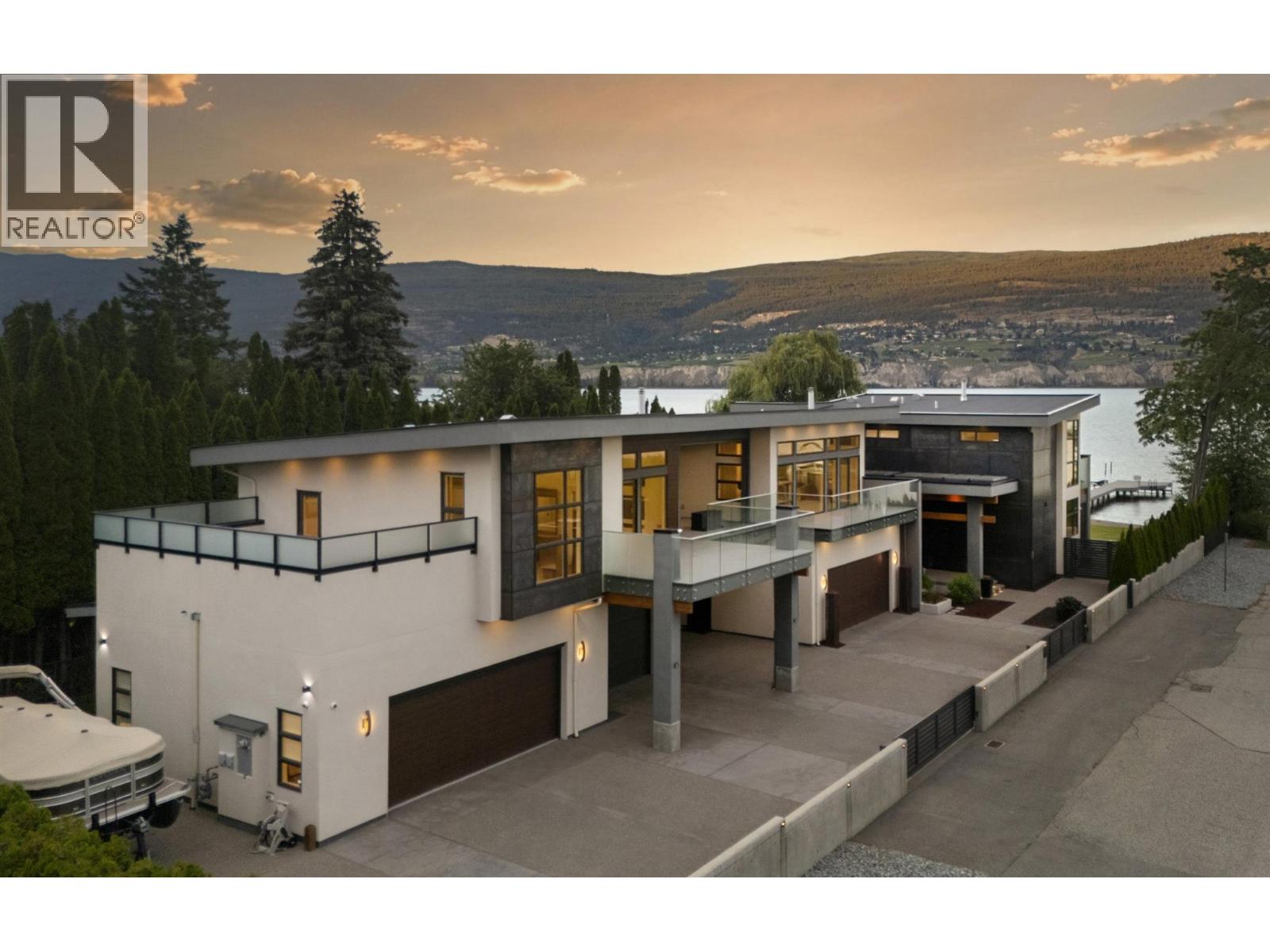 704 Stonor Street, Summerland, British Columbia  V0H 1Z9 - Photo 1 - 10392337