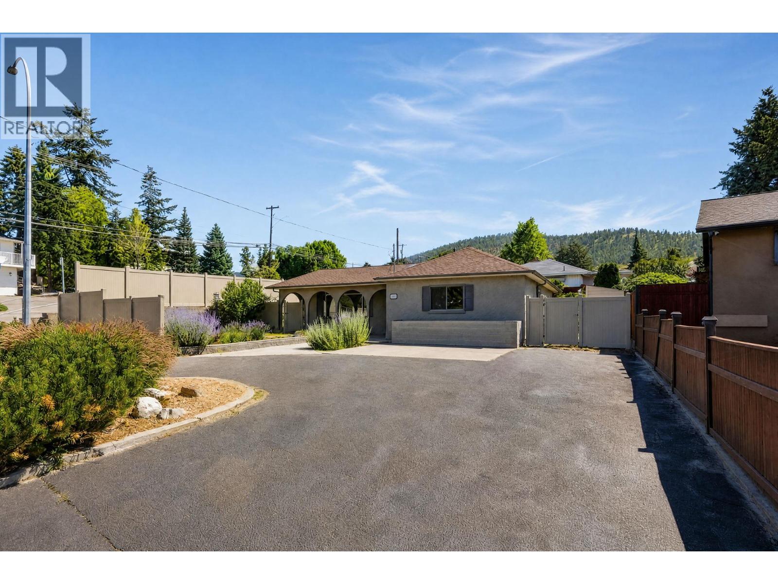 402 Truro Street, Penticton, British Columbia  V2A 4C7 - Photo 36 - 10392483