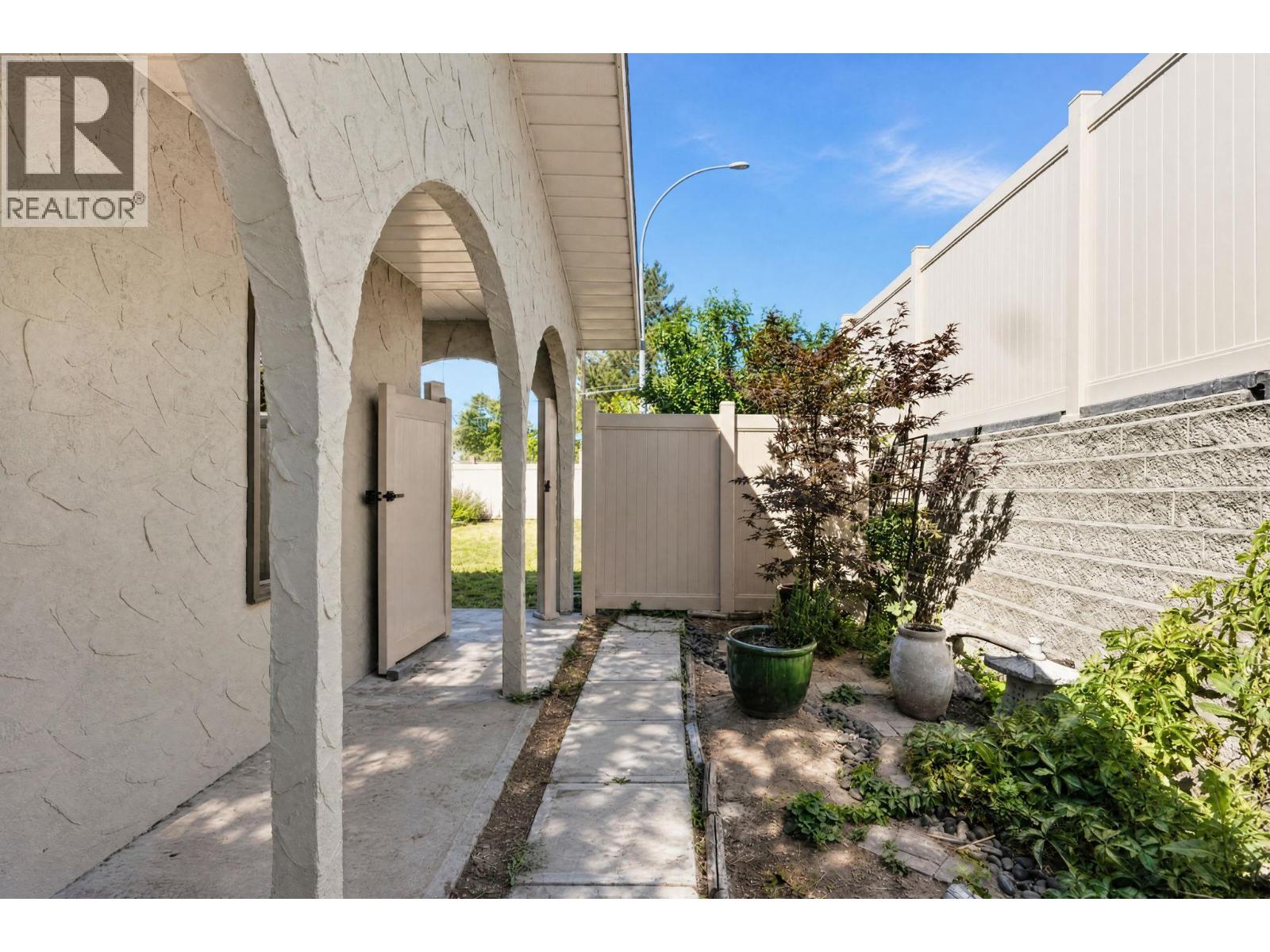 402 Truro Street, Penticton, British Columbia  V2A 4C7 - Photo 40 - 10392483
