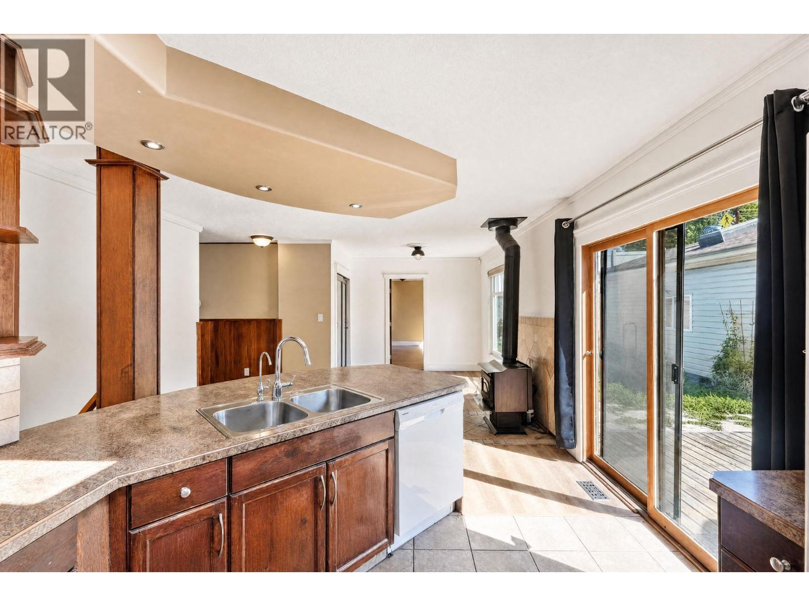 402 Truro Street, Penticton, British Columbia  V2A 4C7 - Photo 8 - 10392483