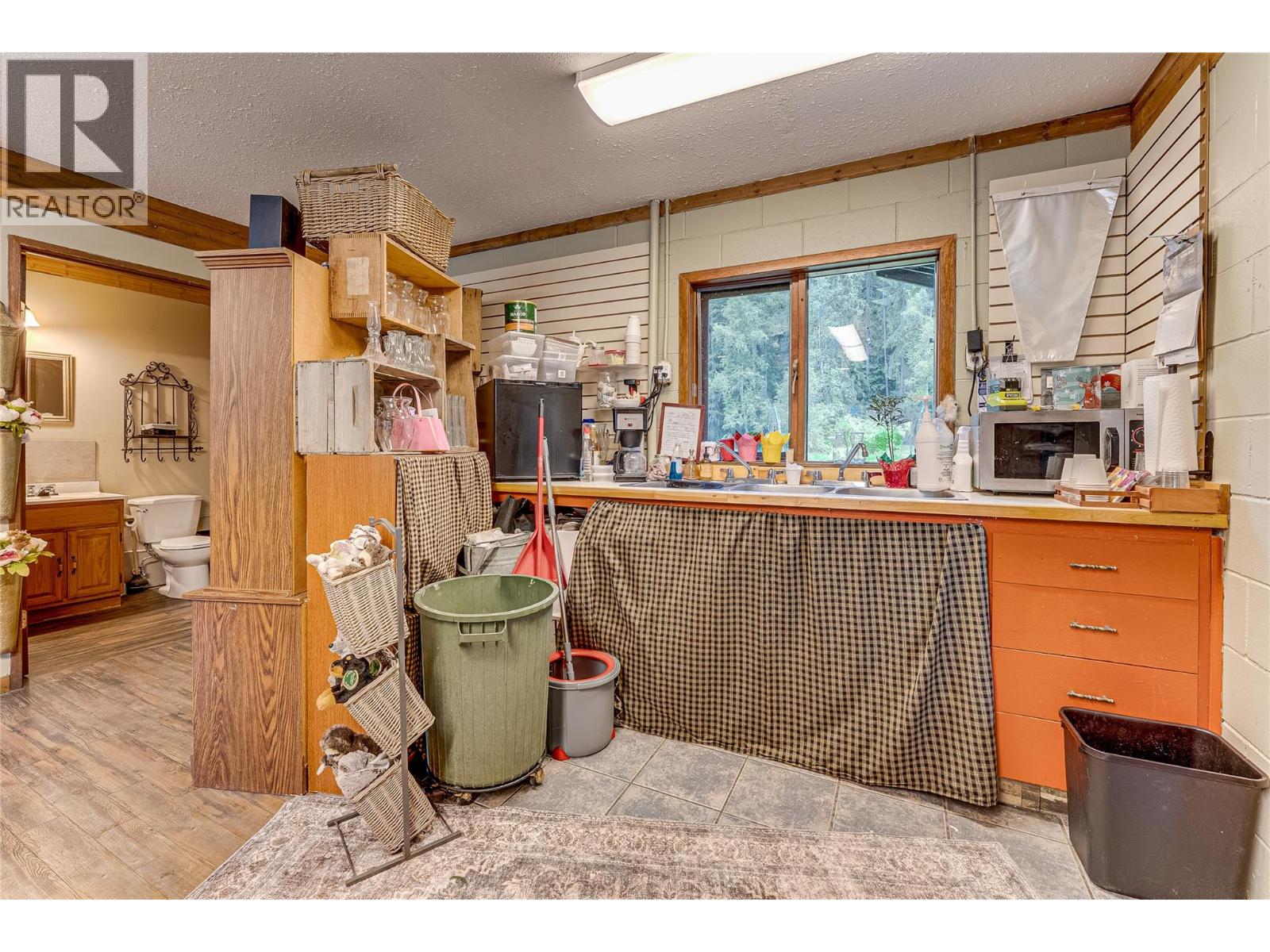 1206 Highway 6 Highway, Cherryville, British Columbia  V0E 2G1 - Photo 43 - 10392358