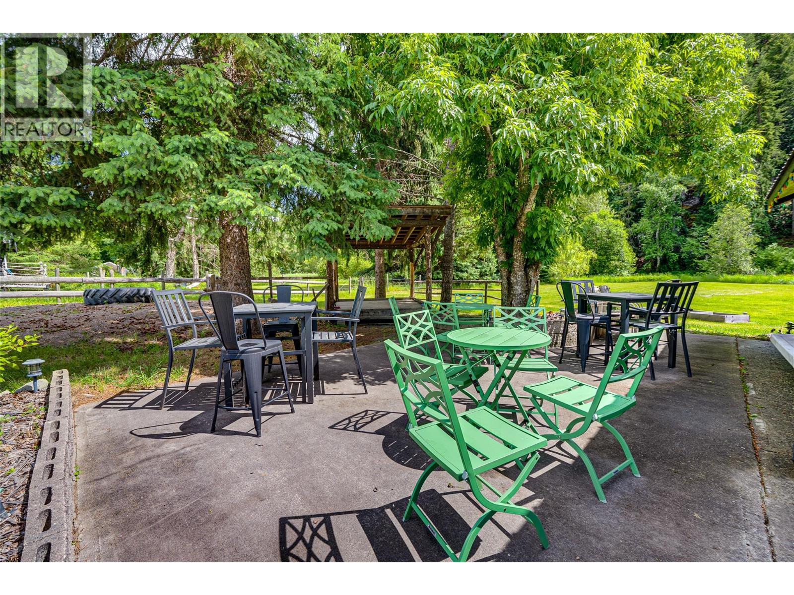 1206 Highway 6 Highway, Cherryville, British Columbia  V0E 2G1 - Photo 47 - 10392358