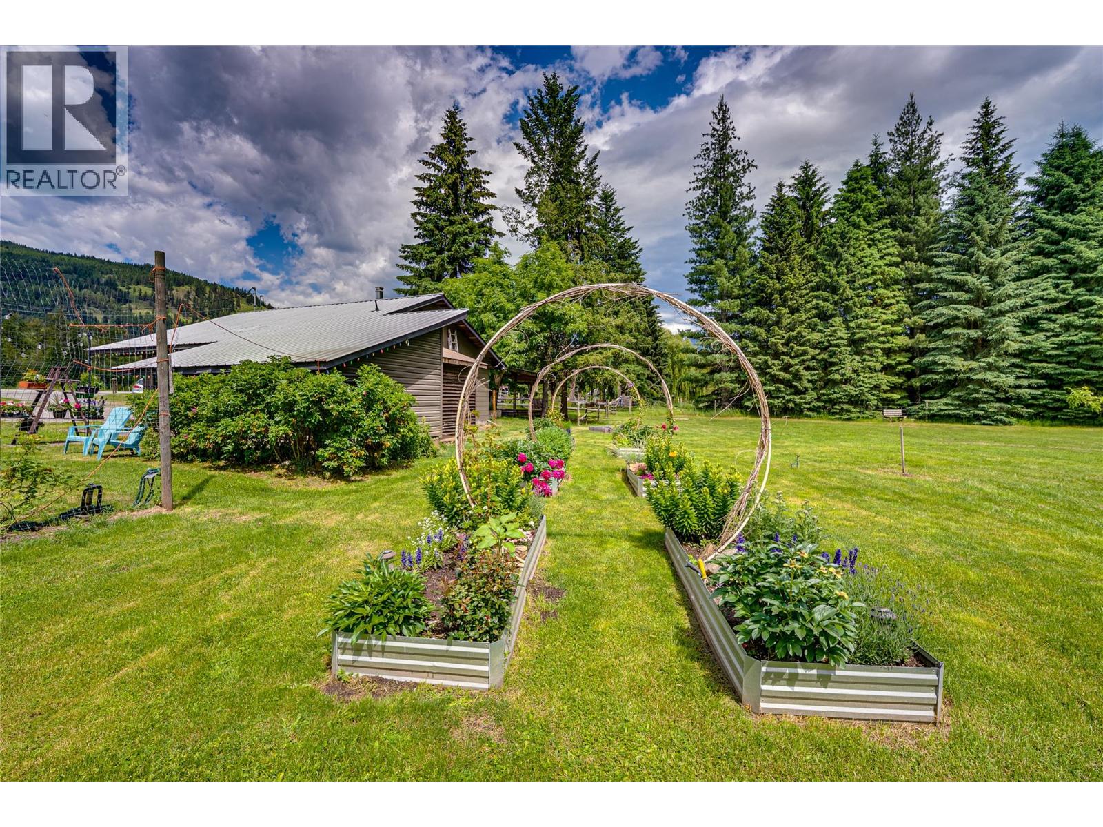 1206 Highway 6 Highway, Cherryville, British Columbia  V0E 2G1 - Photo 55 - 10392358