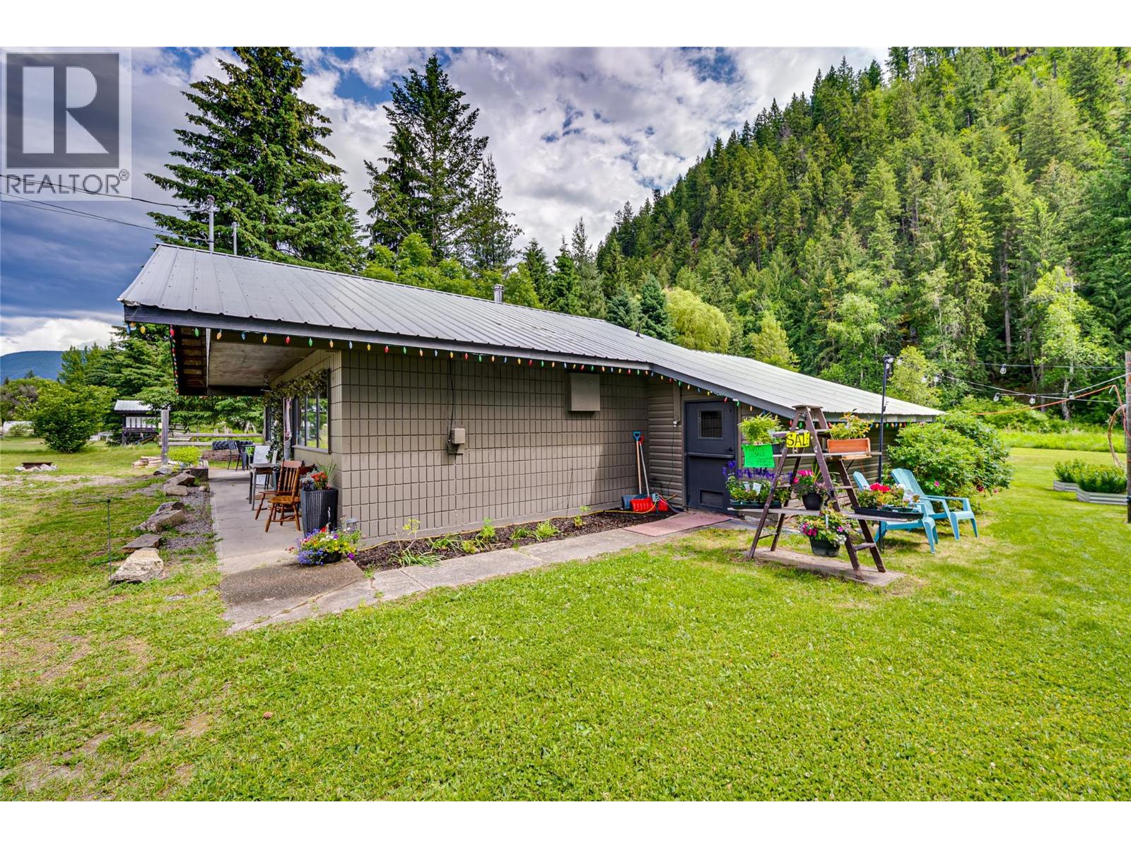 1206 Highway 6 Highway, Cherryville, British Columbia  V0E 2G1 - Photo 58 - 10392358