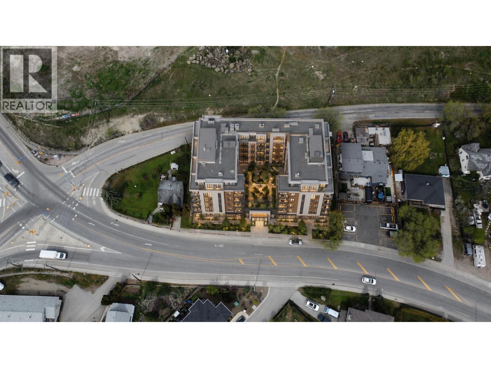4005 & 4007 30 Avenue, Vernon, British Columbia  V1T 2G2 - Photo 2 - 10392347