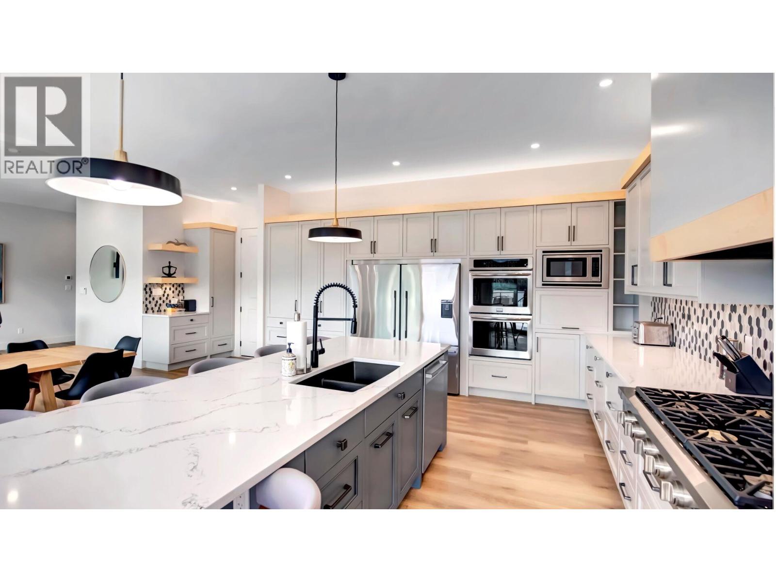 110 Eastside Road, Okanagan Falls, British Columbia  V0H 1R5 - Photo 10 - 10392297