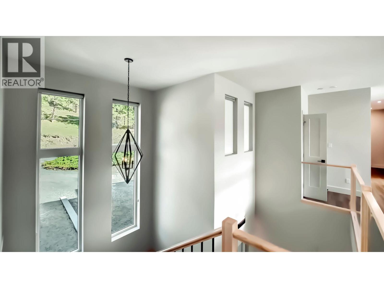 110 Eastside Road, Okanagan Falls, British Columbia  V0H 1R5 - Photo 19 - 10392297