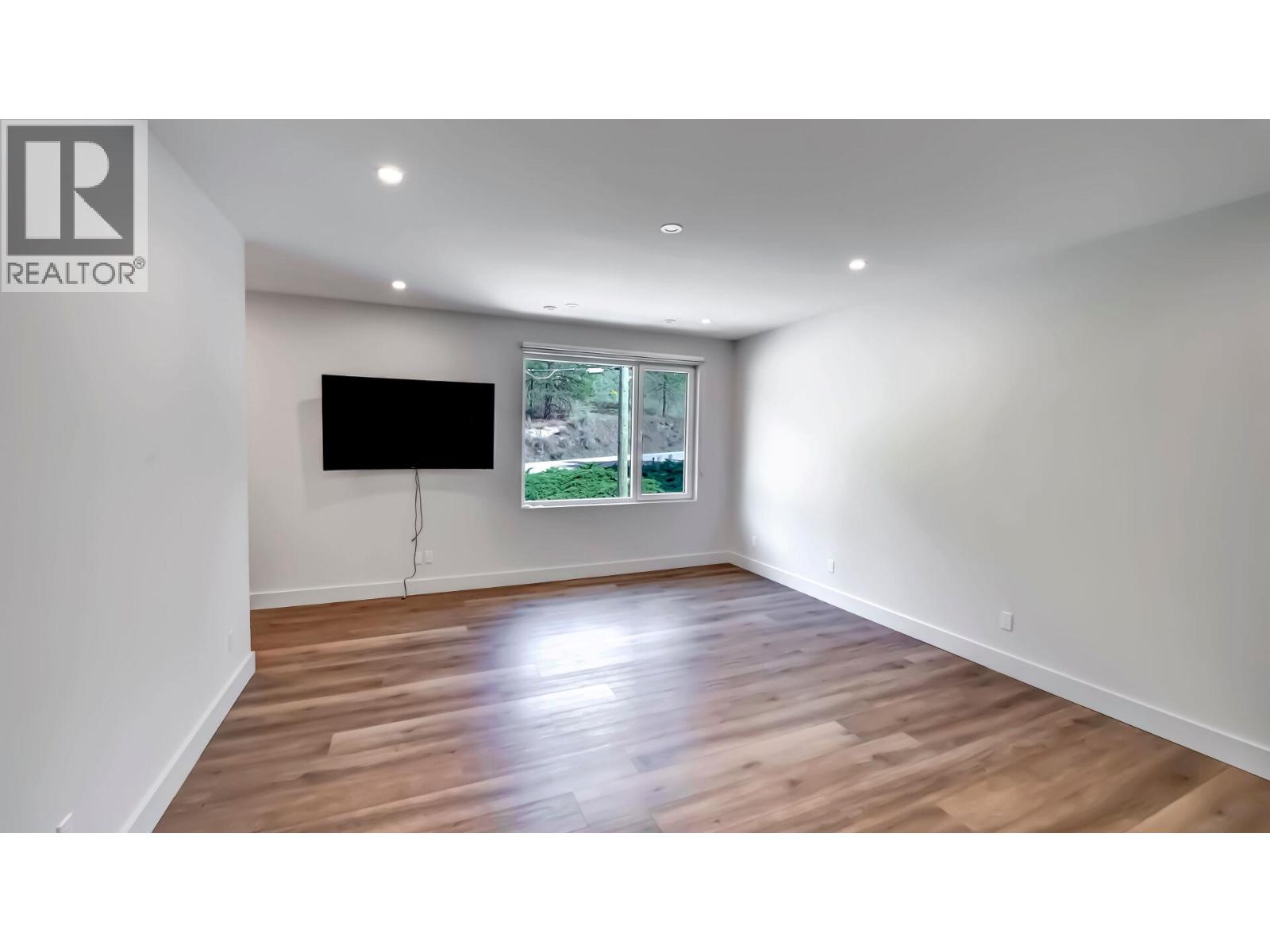 110 Eastside Road, Okanagan Falls, British Columbia  V0H 1R5 - Photo 24 - 10392297