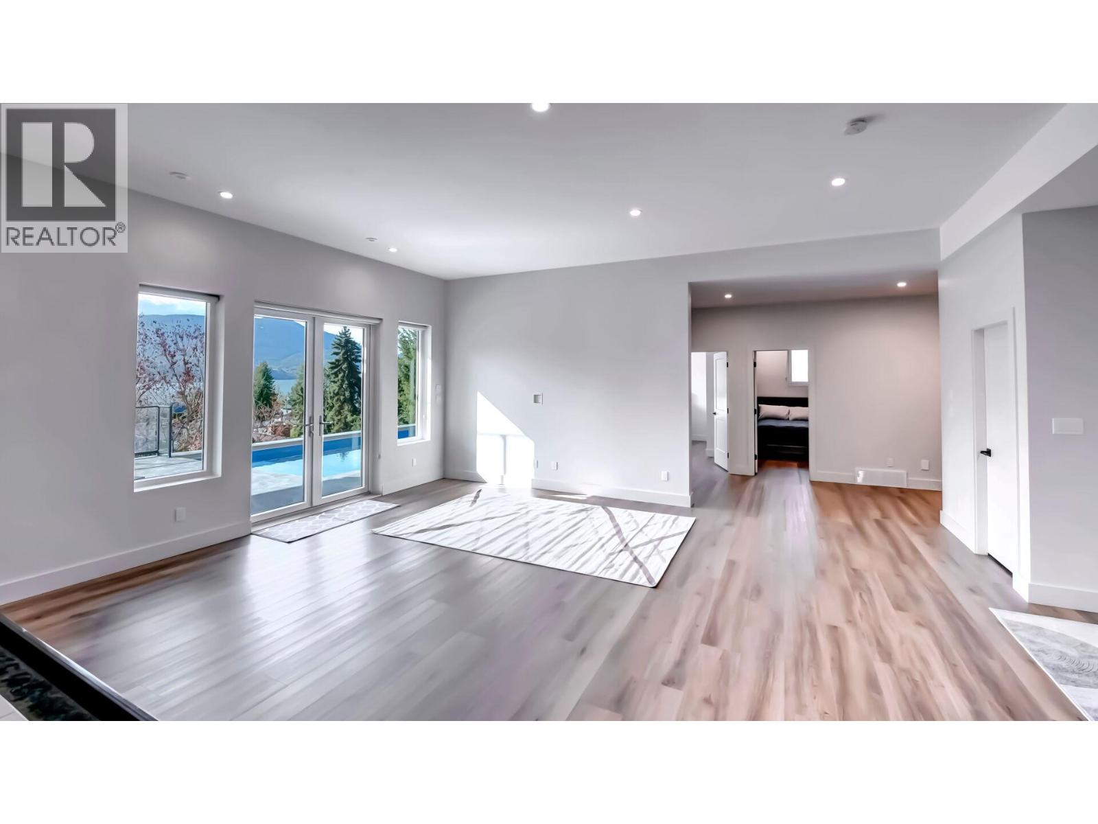 110 Eastside Road, Okanagan Falls, British Columbia  V0H 1R5 - Photo 31 - 10392297