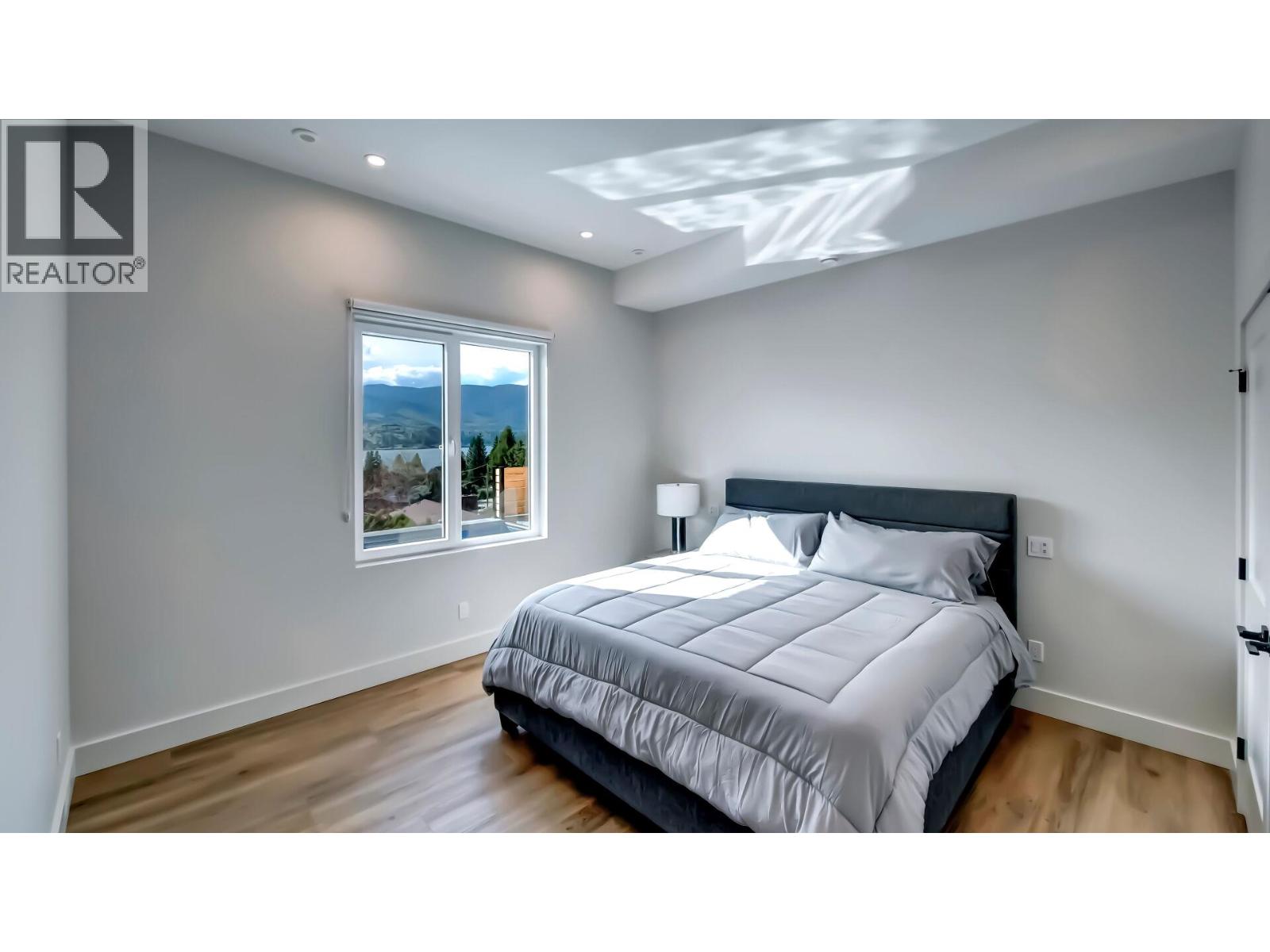 110 Eastside Road, Okanagan Falls, British Columbia  V0H 1R5 - Photo 33 - 10392297