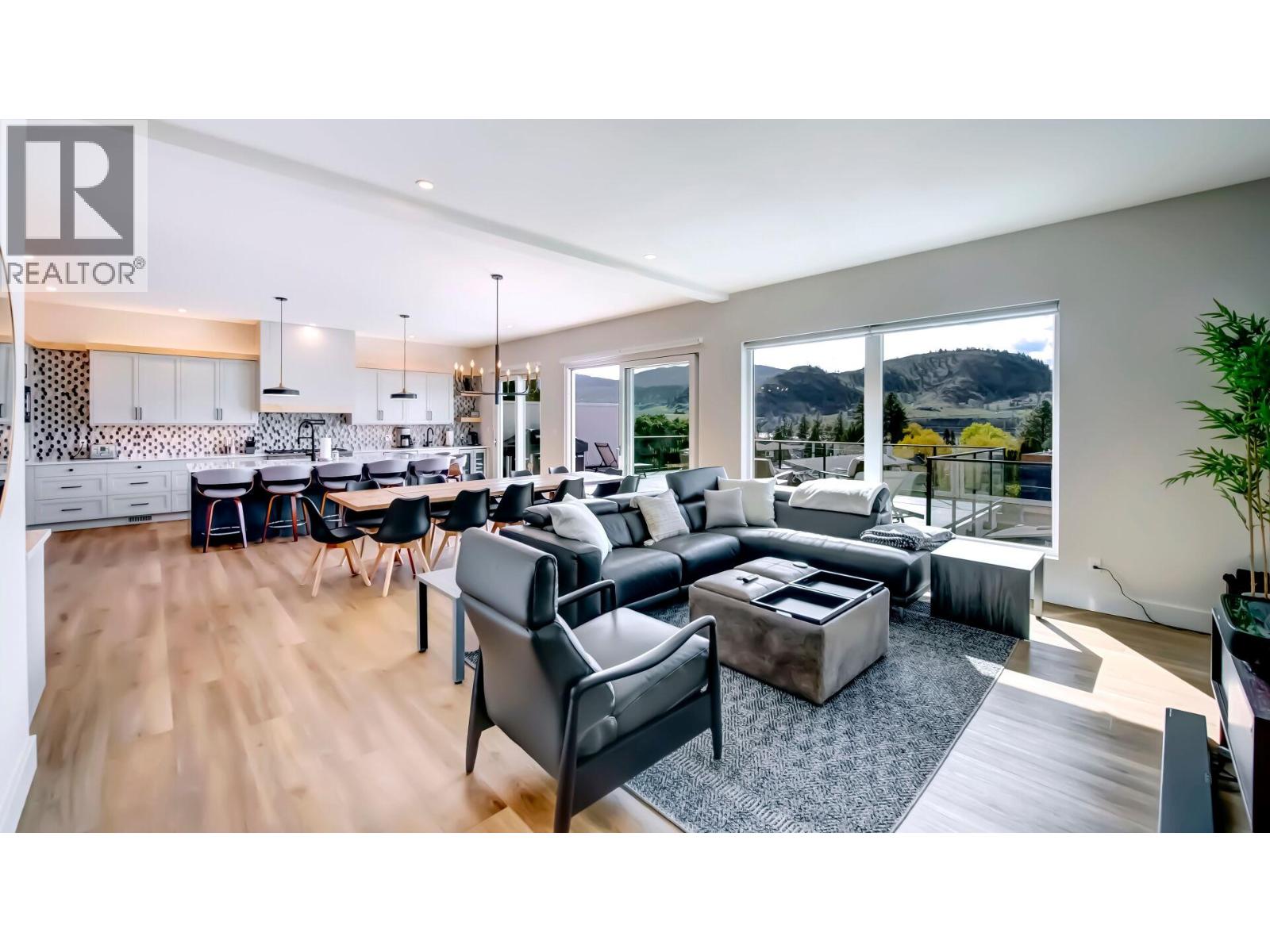 110 Eastside Road, Okanagan Falls, British Columbia  V0H 1R5 - Photo 6 - 10392297