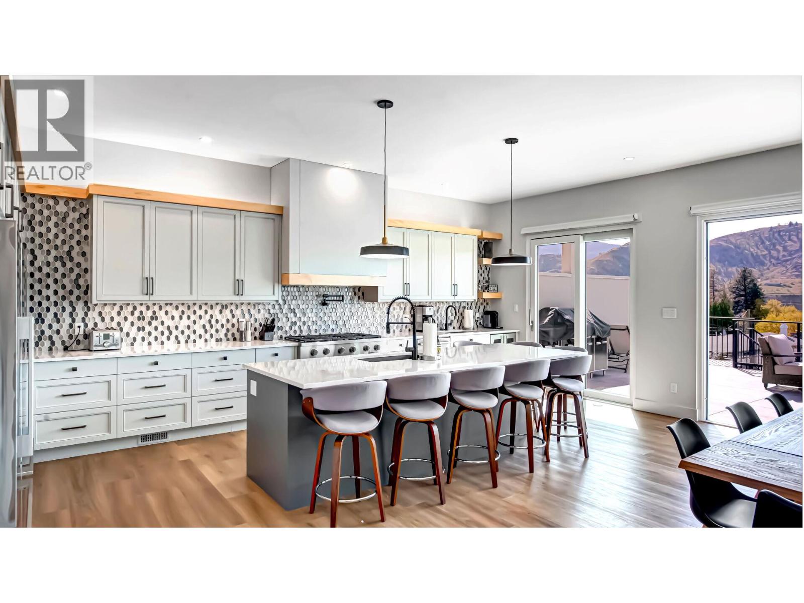 110 Eastside Road, Okanagan Falls, British Columbia  V0H 1R5 - Photo 8 - 10392297