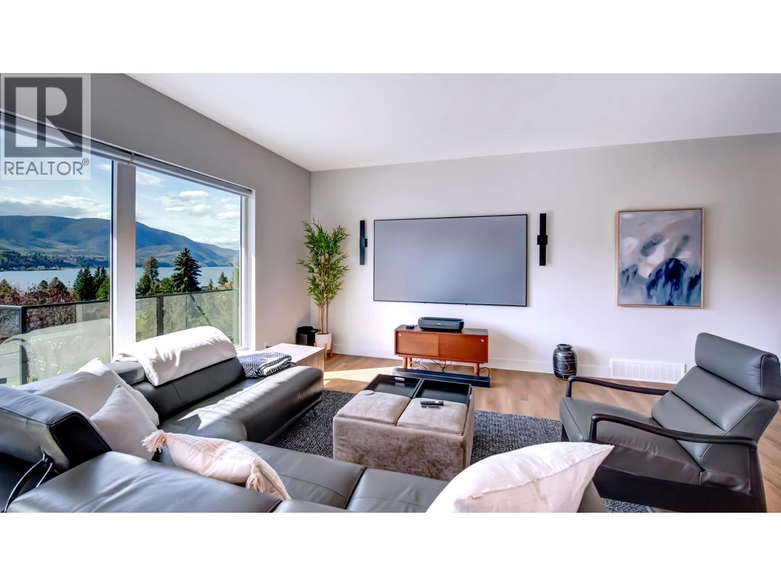 110 Eastside Road, Okanagan Falls, British Columbia  V0H 1R5 - Photo 9 - 10392297