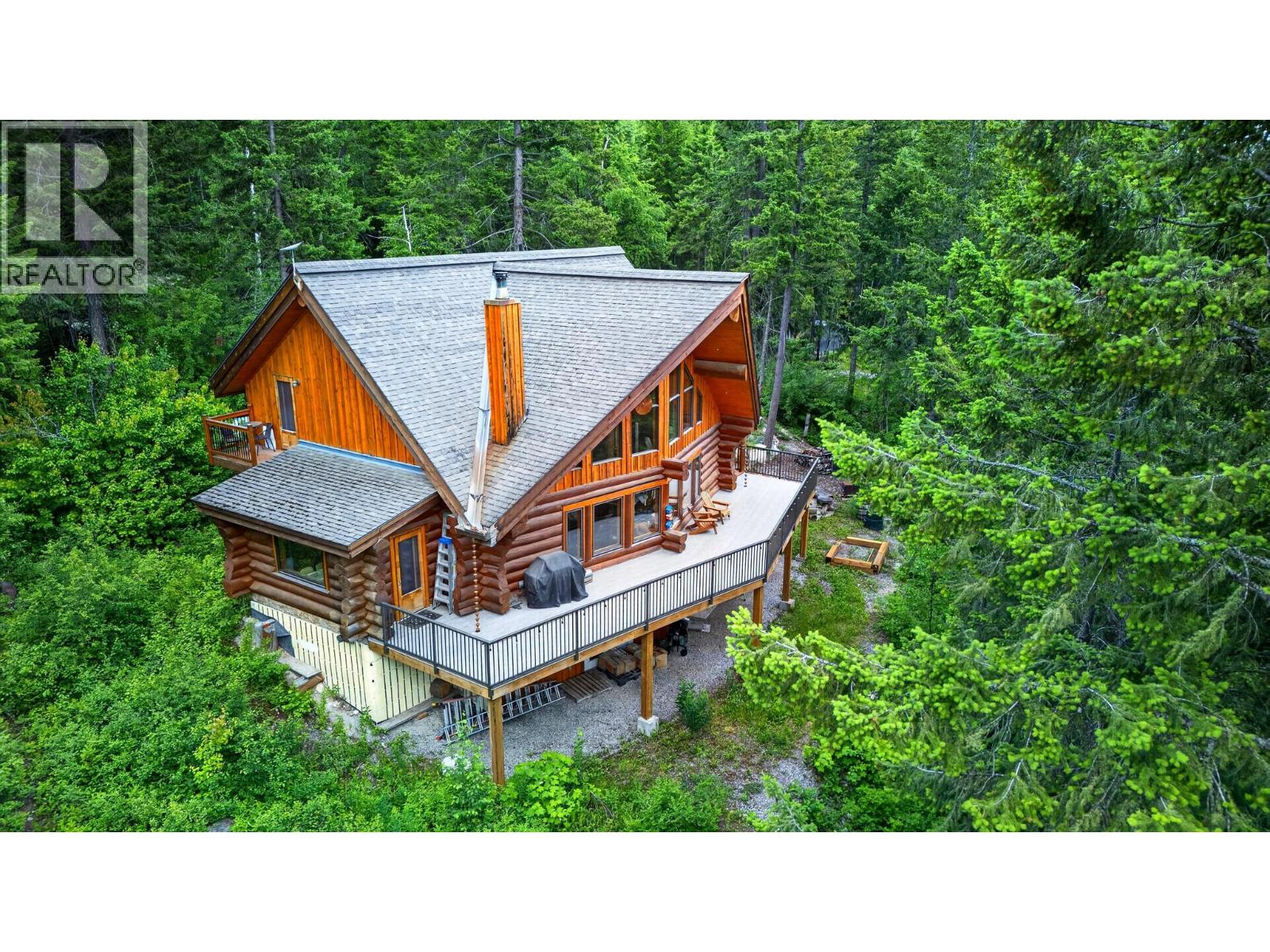 1419 Black Bear Drive, Golden, British Columbia  V0A 1H7 - Photo 1 - 10392508