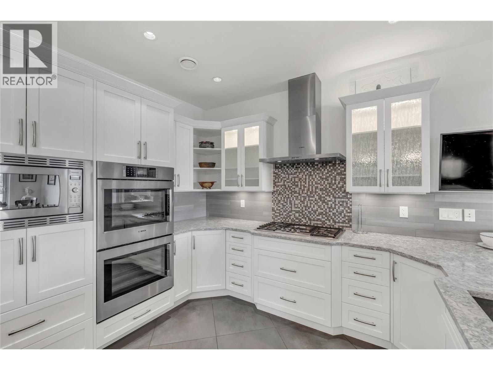 3388 Skaha Lake Road Unit# 1103, Penticton, British Columbia  V2A 6G4 - Photo 4 - 10392466
