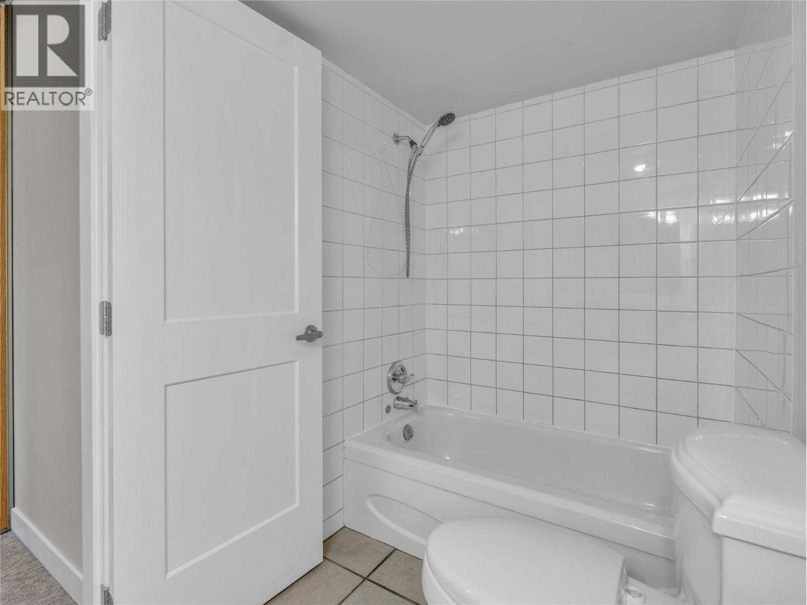 110 Skaha Place Unit# 105, Penticton, British Columbia  V2A 7L1 - Photo 10 - 10392359