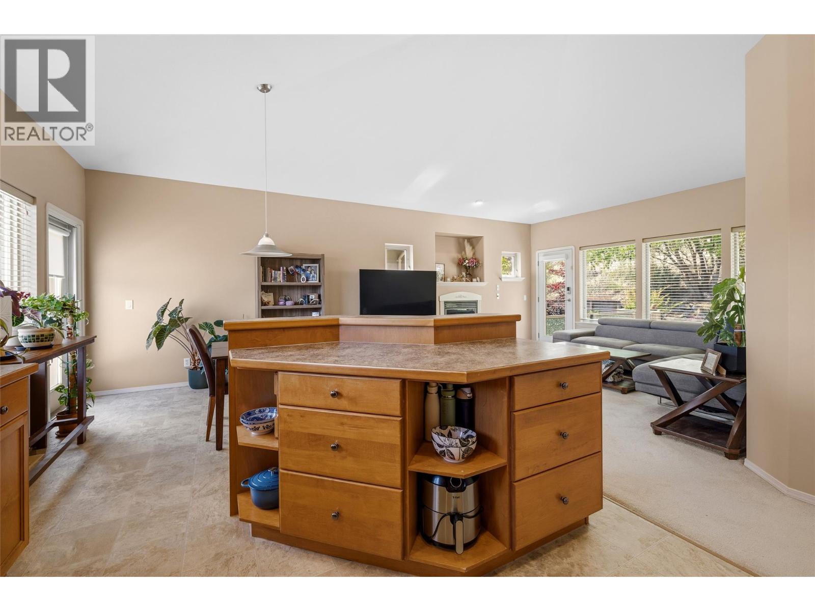 2060 Spyglass Way, West Kelowna, British Columbia  V1Z 3Z7 - Photo 12 - 10392529