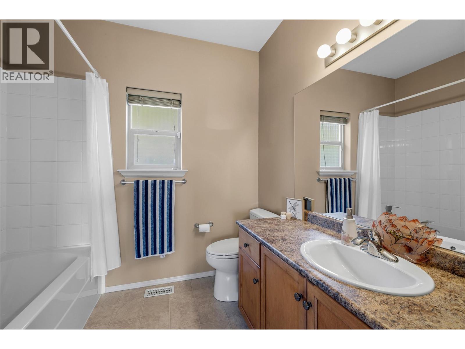 2060 Spyglass Way, West Kelowna, British Columbia  V1Z 3Z7 - Photo 30 - 10392529