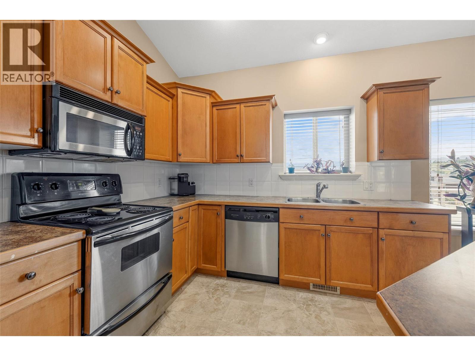 2060 Spyglass Way, West Kelowna, British Columbia  V1Z 3Z7 - Photo 9 - 10392529
