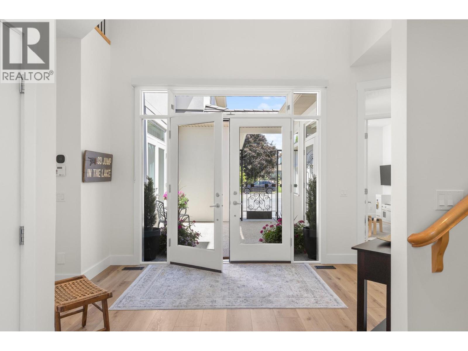 4558 Walker Road, Kelowna, British Columbia  V1W 3C7 - Photo 4 - 10391519