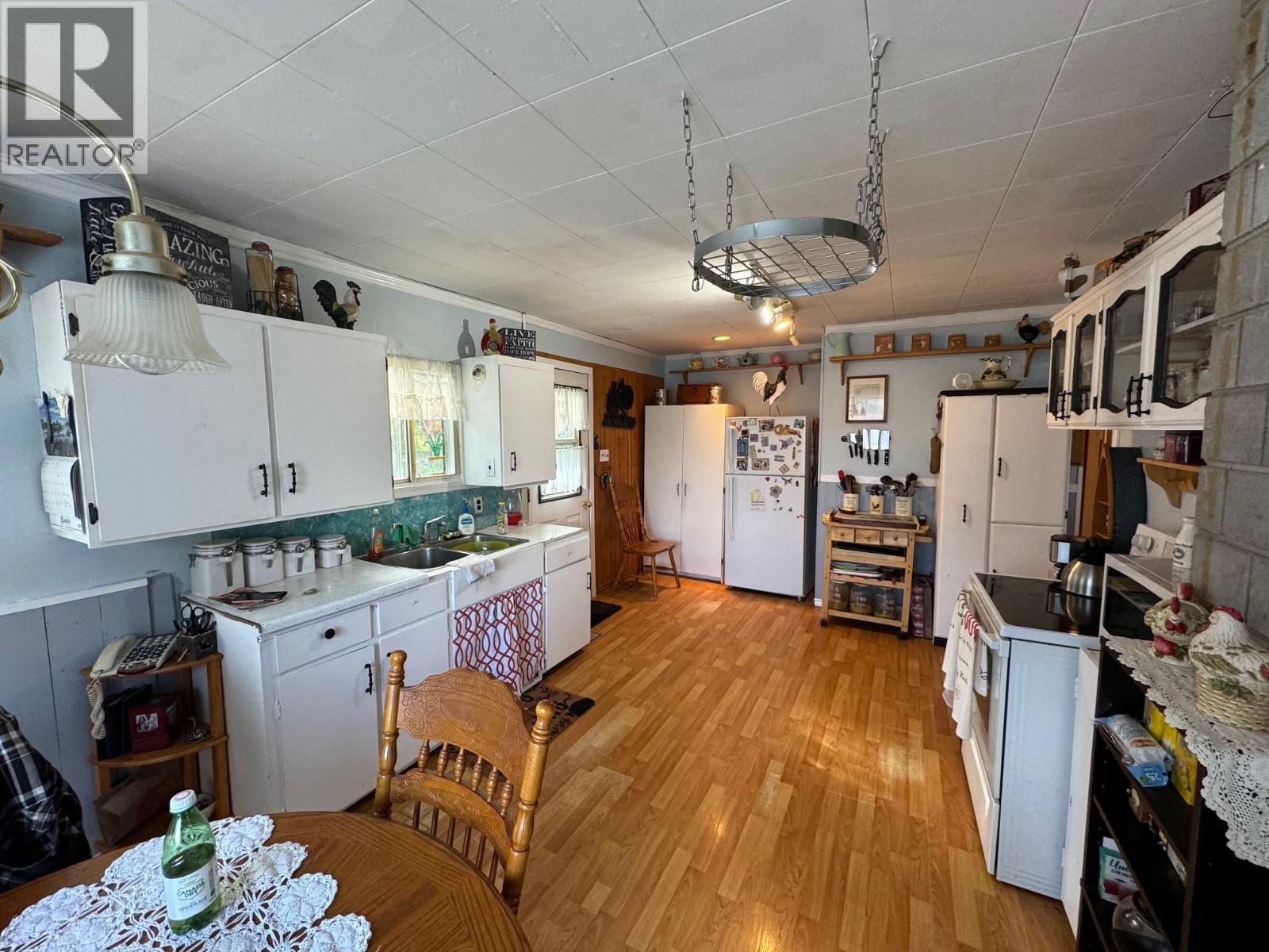 508 Harlow Moore Drive, Merritt, British Columbia  V1K 1B8 - Photo 2 - 10392592