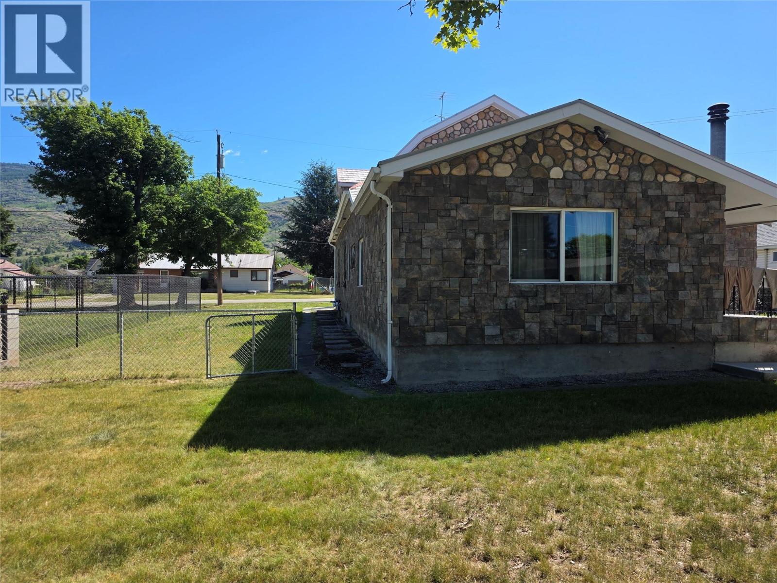 7277 8th Street, Grand Forks, British Columbia  V0H 1H0 - Photo 10 - 10392440