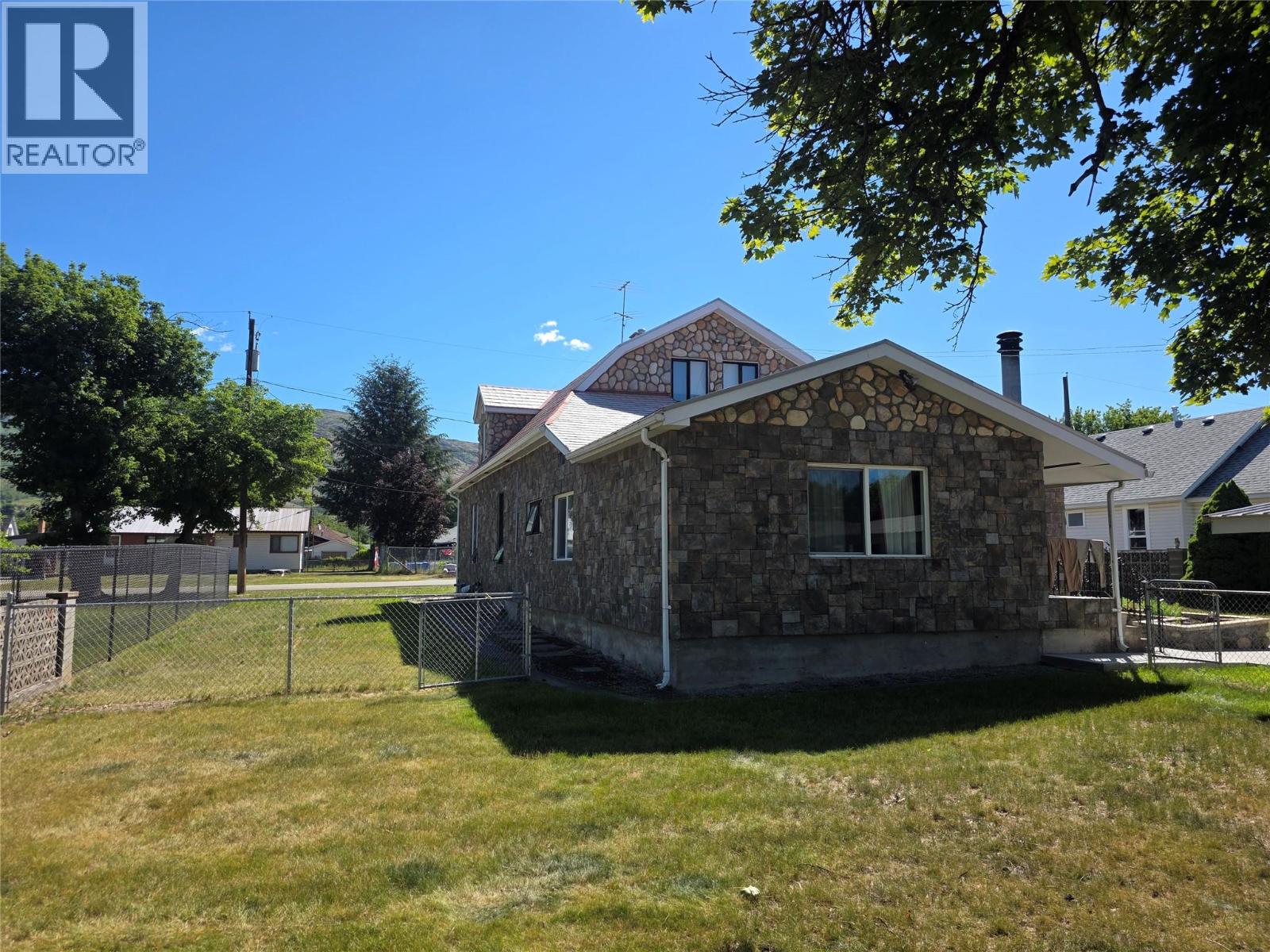7277 8th Street, Grand Forks, British Columbia  V0H 1H0 - Photo 11 - 10392440