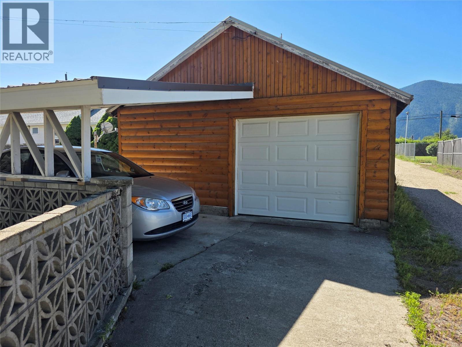 7277 8th Street, Grand Forks, British Columbia  V0H 1H0 - Photo 13 - 10392440