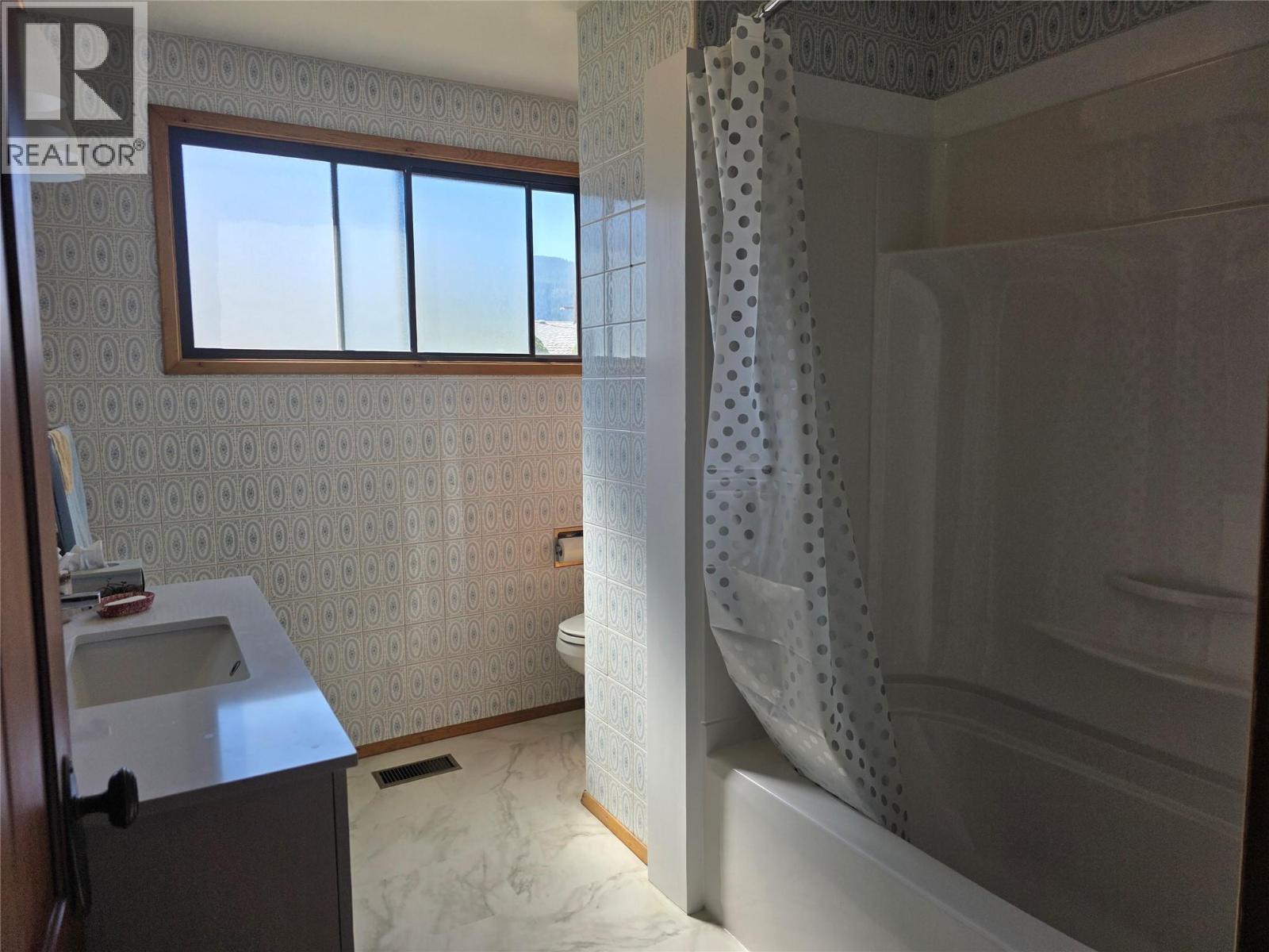 7277 8th Street, Grand Forks, British Columbia  V0H 1H0 - Photo 23 - 10392440