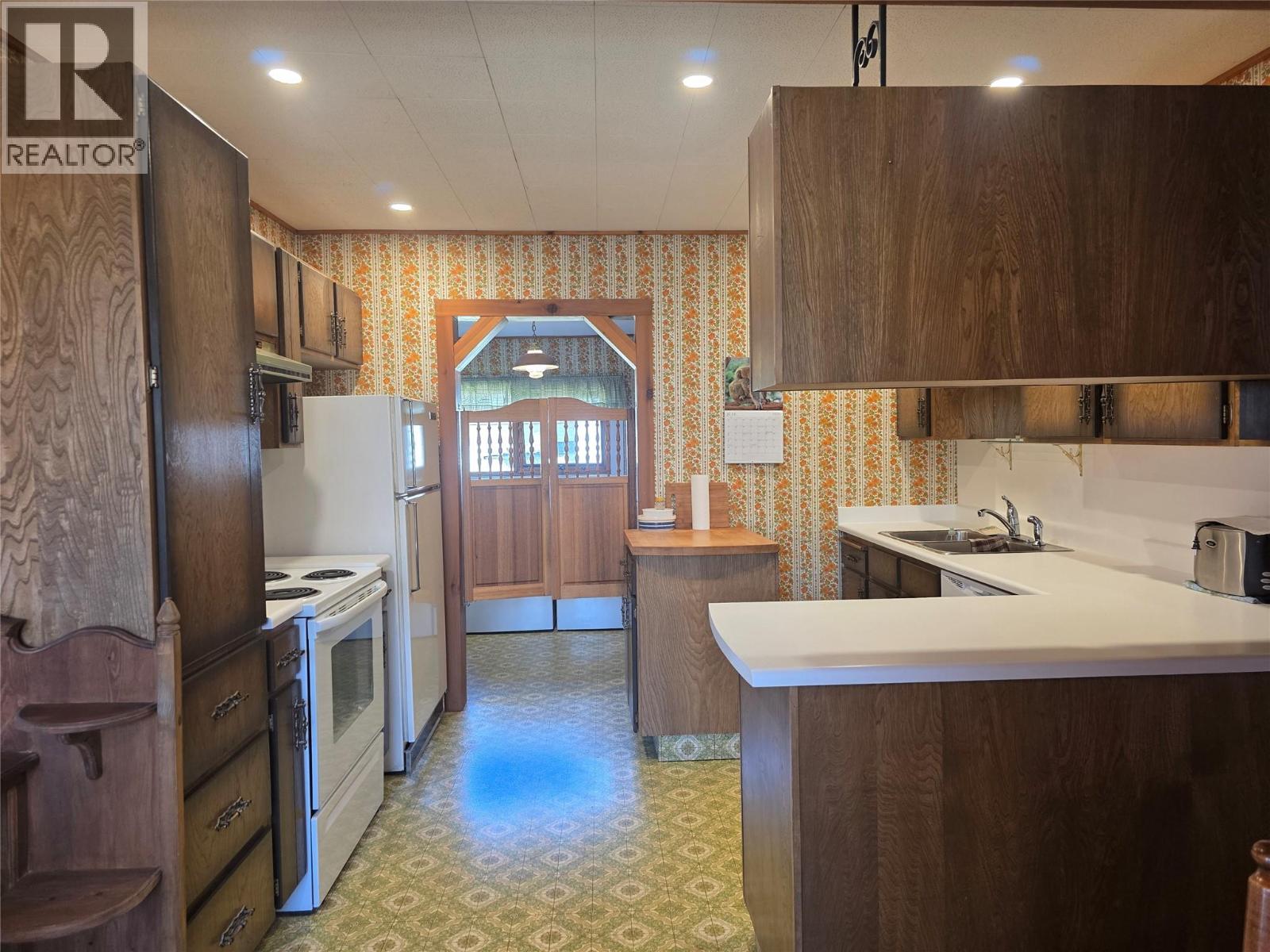 7277 8th Street, Grand Forks, British Columbia  V0H 1H0 - Photo 28 - 10392440