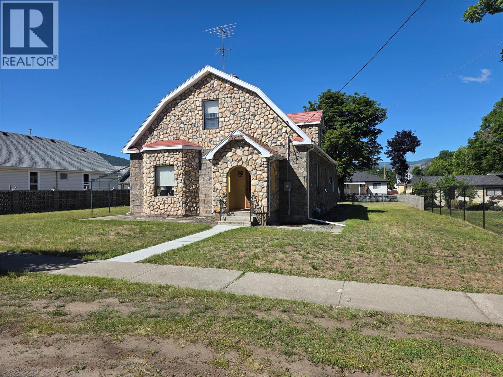 7277 8th Street, Grand Forks, British Columbia  V0H 1H0 - Photo 3 - 10392440