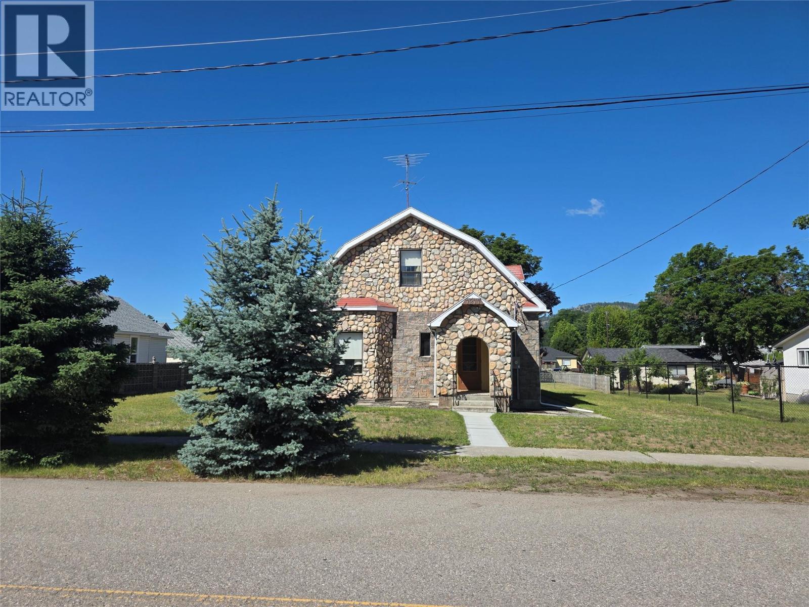 7277 8th Street, Grand Forks, British Columbia  V0H 1H0 - Photo 4 - 10392440
