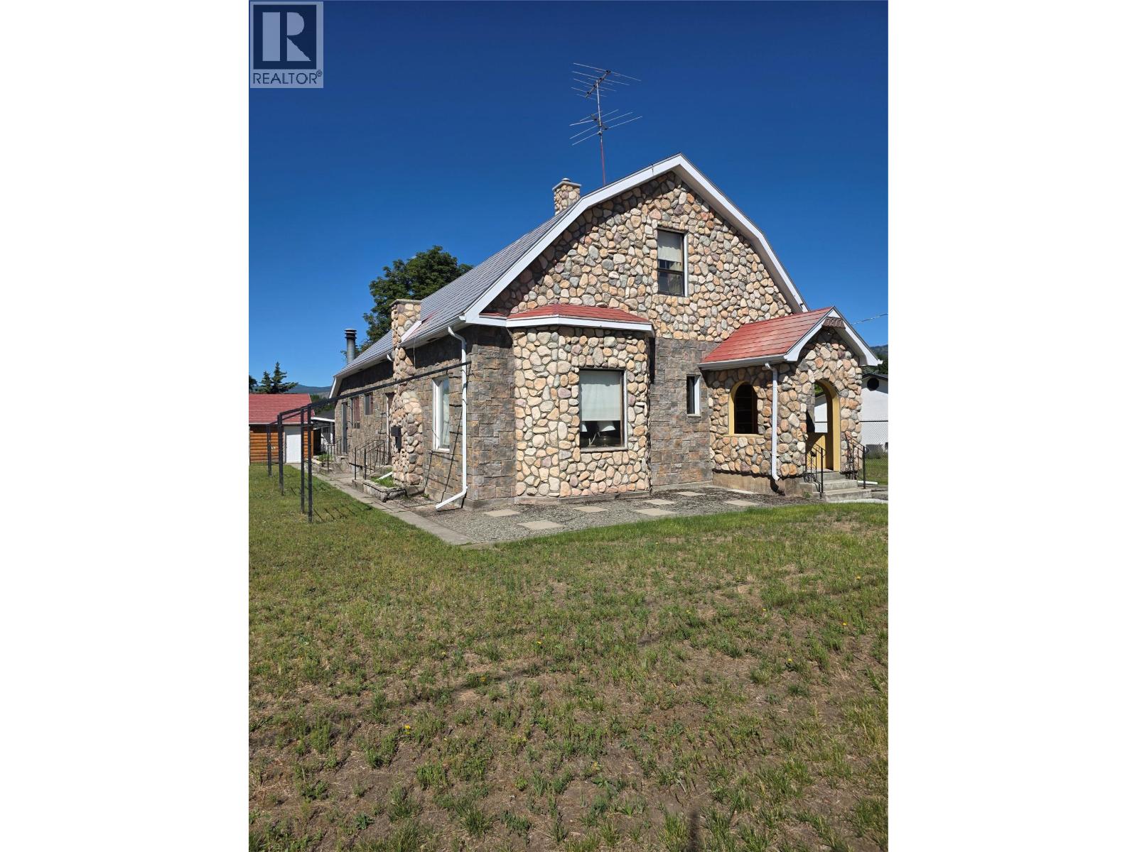 7277 8th Street, Grand Forks, British Columbia  V0H 1H0 - Photo 47 - 10392440
