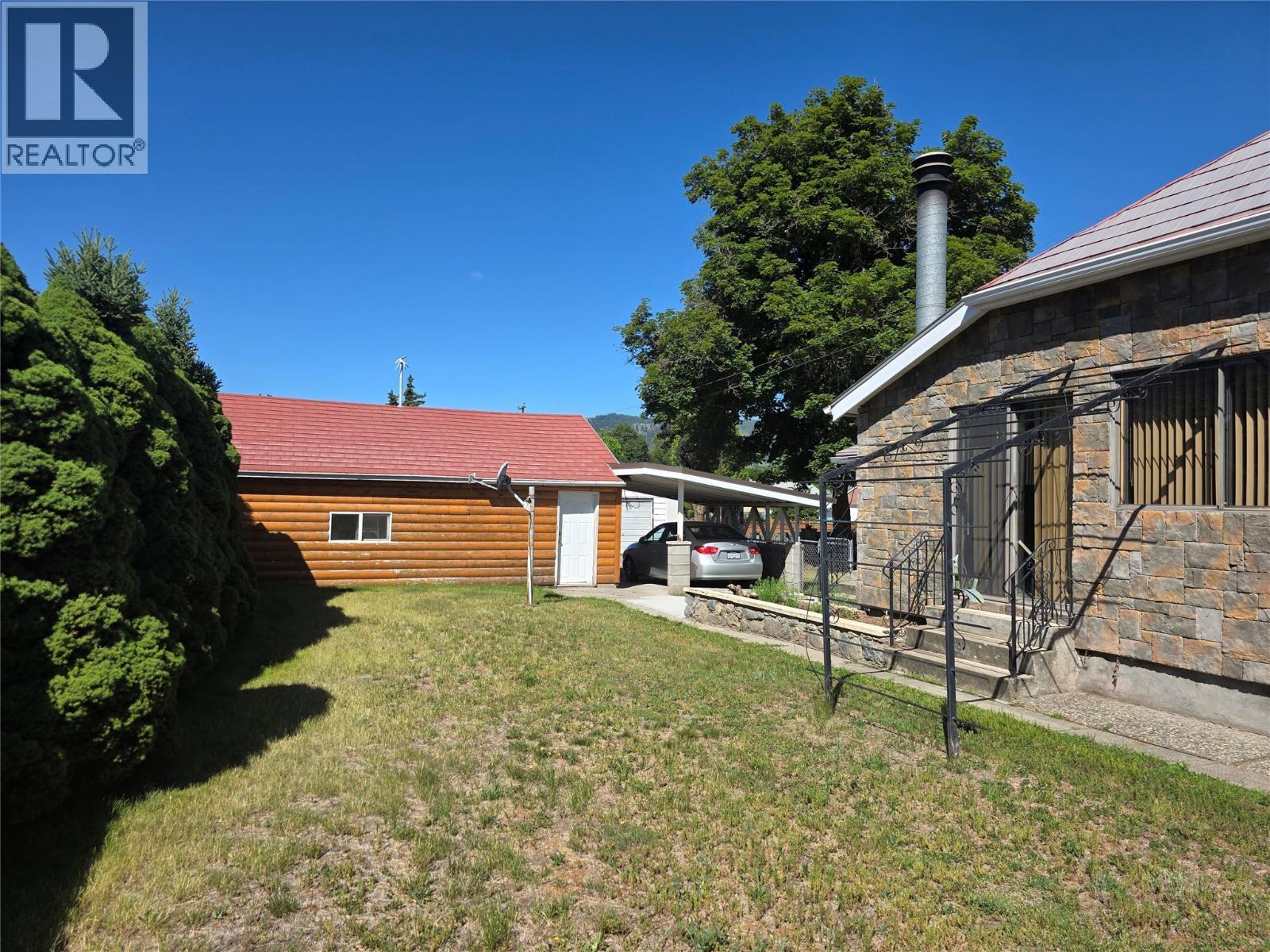 7277 8th Street, Grand Forks, British Columbia  V0H 1H0 - Photo 5 - 10392440