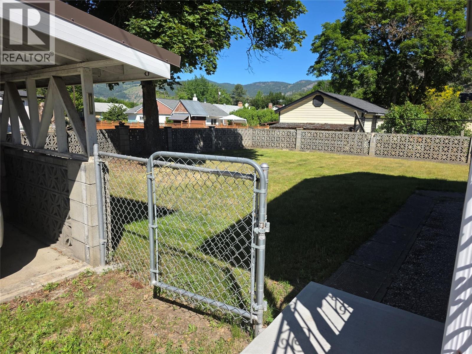 7277 8th Street, Grand Forks, British Columbia  V0H 1H0 - Photo 8 - 10392440