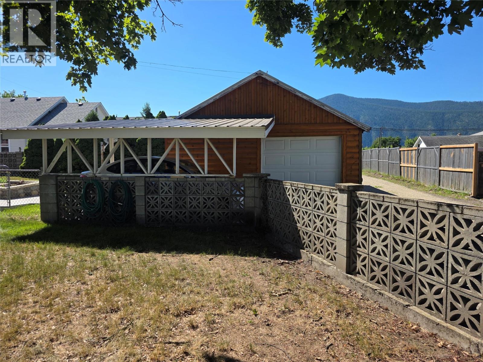7277 8th Street, Grand Forks, British Columbia  V0H 1H0 - Photo 9 - 10392440