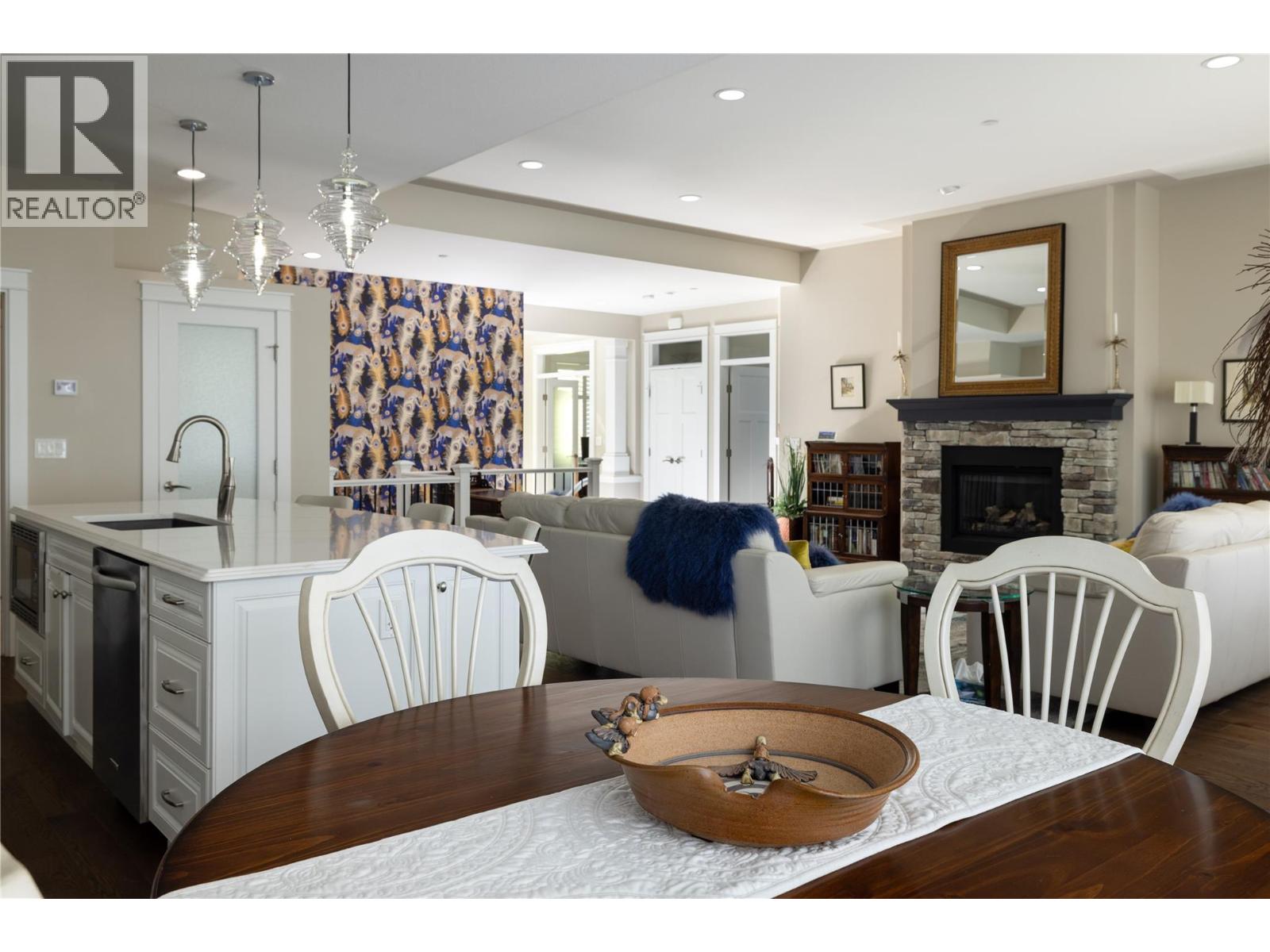 579 Longspoon Court, Vernon, British Columbia  V1H 2K2 - Photo 5 - 10392539