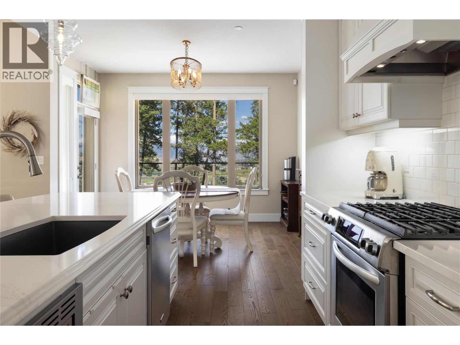 579 Longspoon Court, Vernon, British Columbia  V1H 2K2 - Photo 7 - 10392539