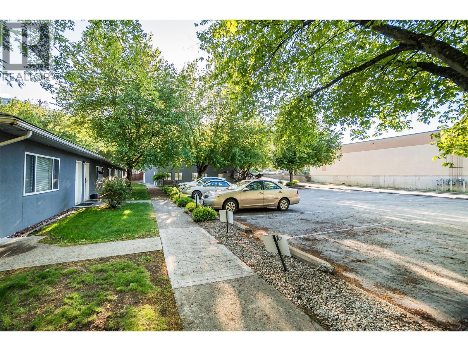 663 Columbia Avenue, Castlegar, British Columbia  V1N 1H1 - Photo 12 - 10392481