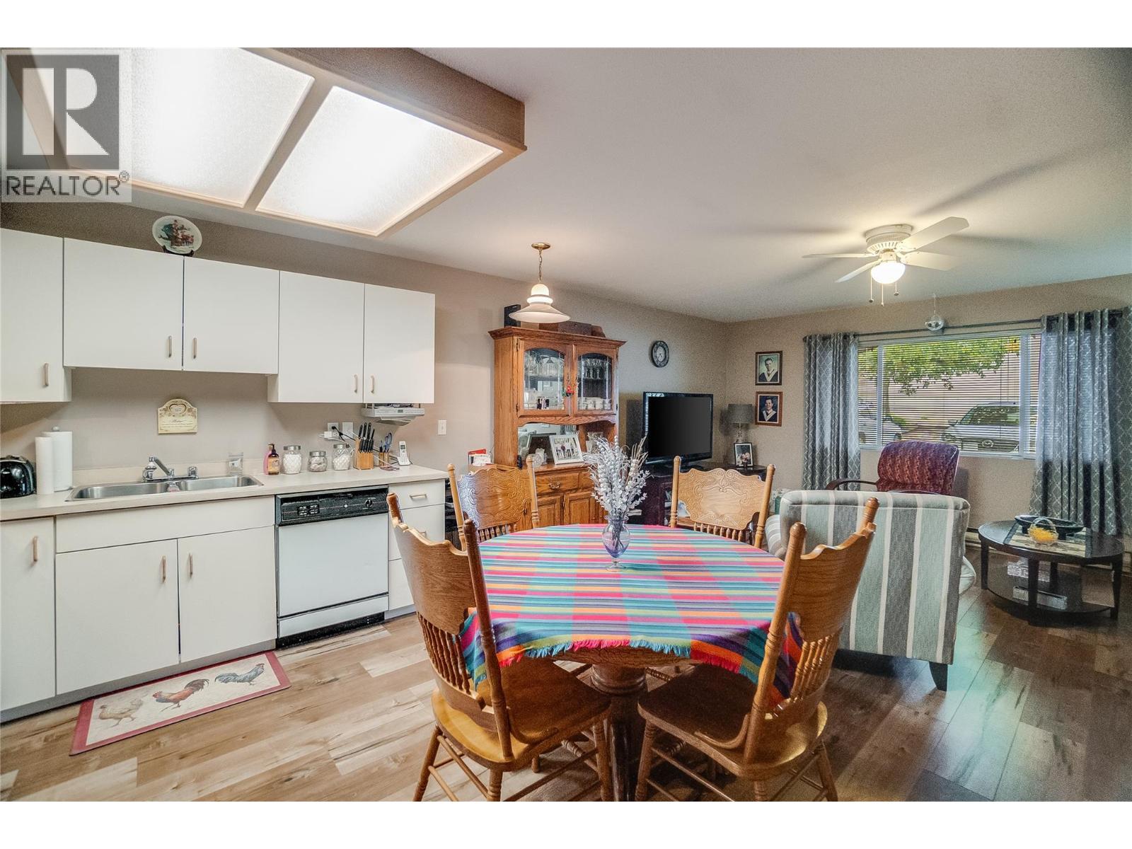 663 Columbia Avenue, Castlegar, British Columbia  V1N 1H1 - Photo 34 - 10392481