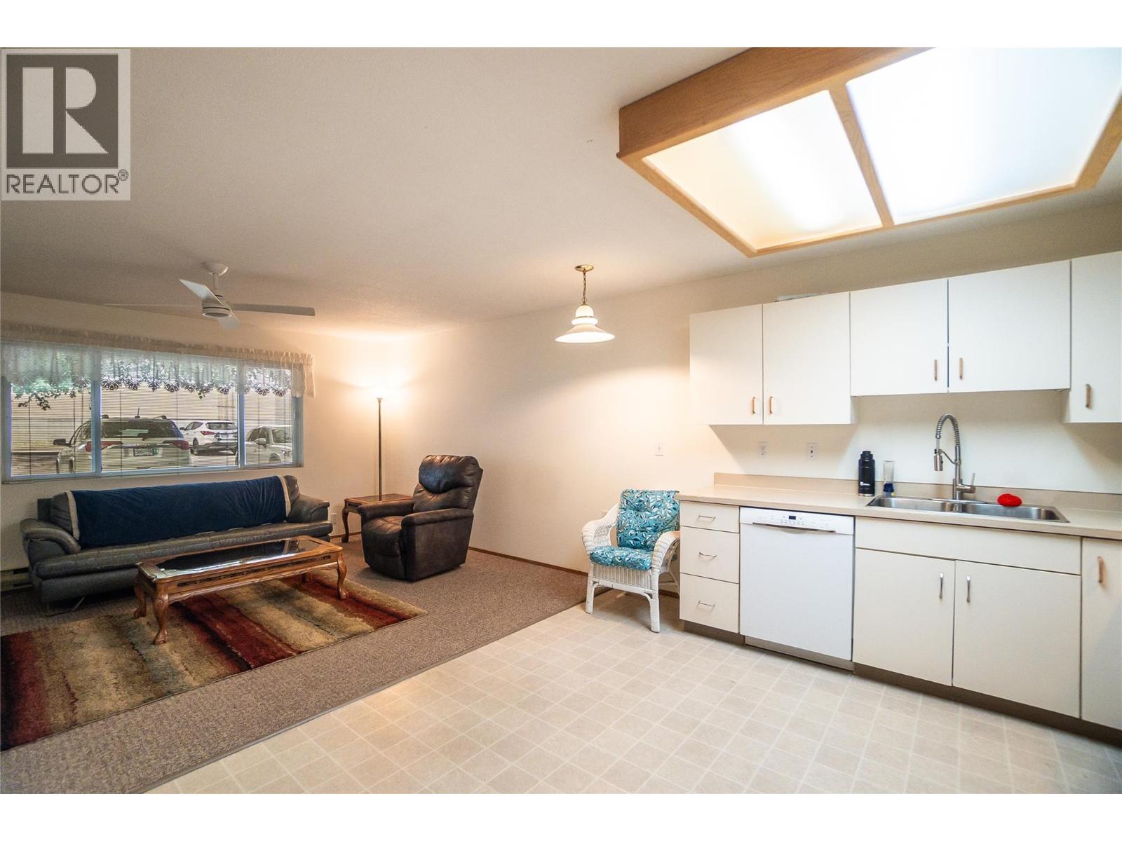 663 Columbia Avenue, Castlegar, British Columbia  V1N 1H1 - Photo 45 - 10392481