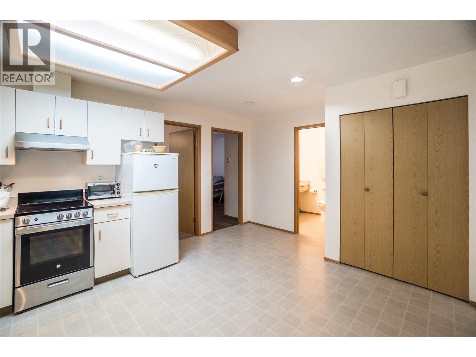 663 Columbia Avenue, Castlegar, British Columbia  V1N 1H1 - Photo 48 - 10392481