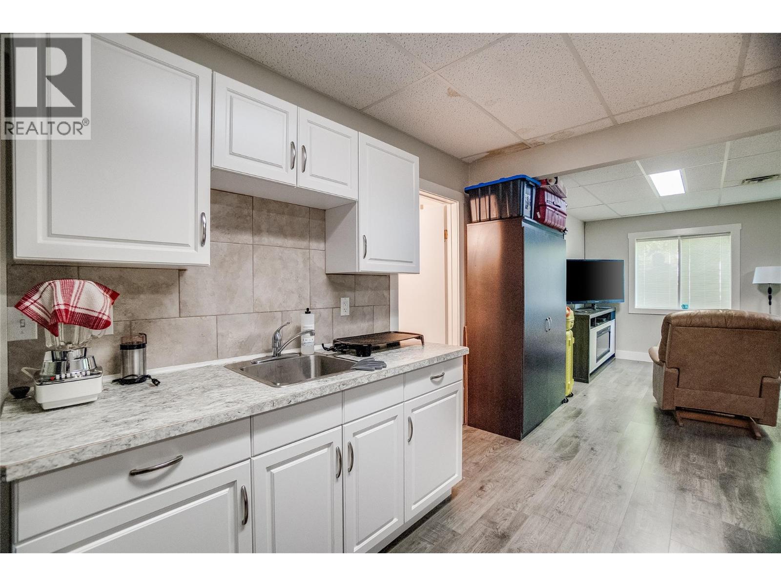 663 Columbia Avenue, Castlegar, British Columbia  V1N 1H1 - Photo 88 - 10392481