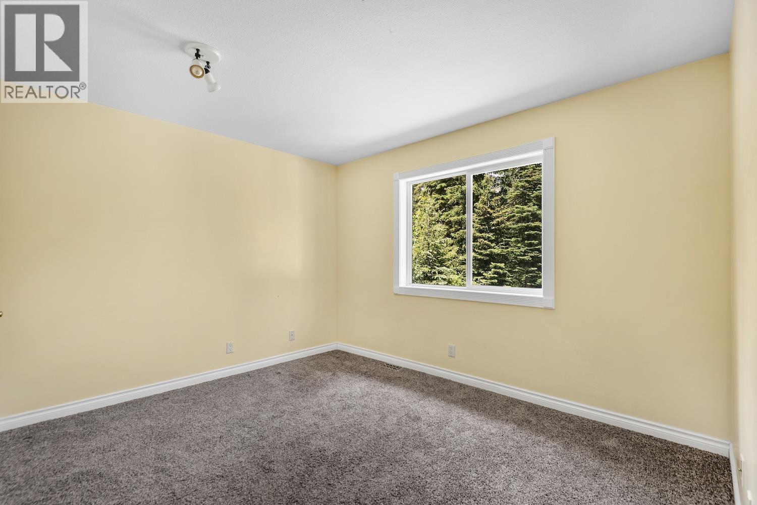 18 David Crescent, Elkford, British Columbia  V0B 1H0 - Photo 15 - 10392465