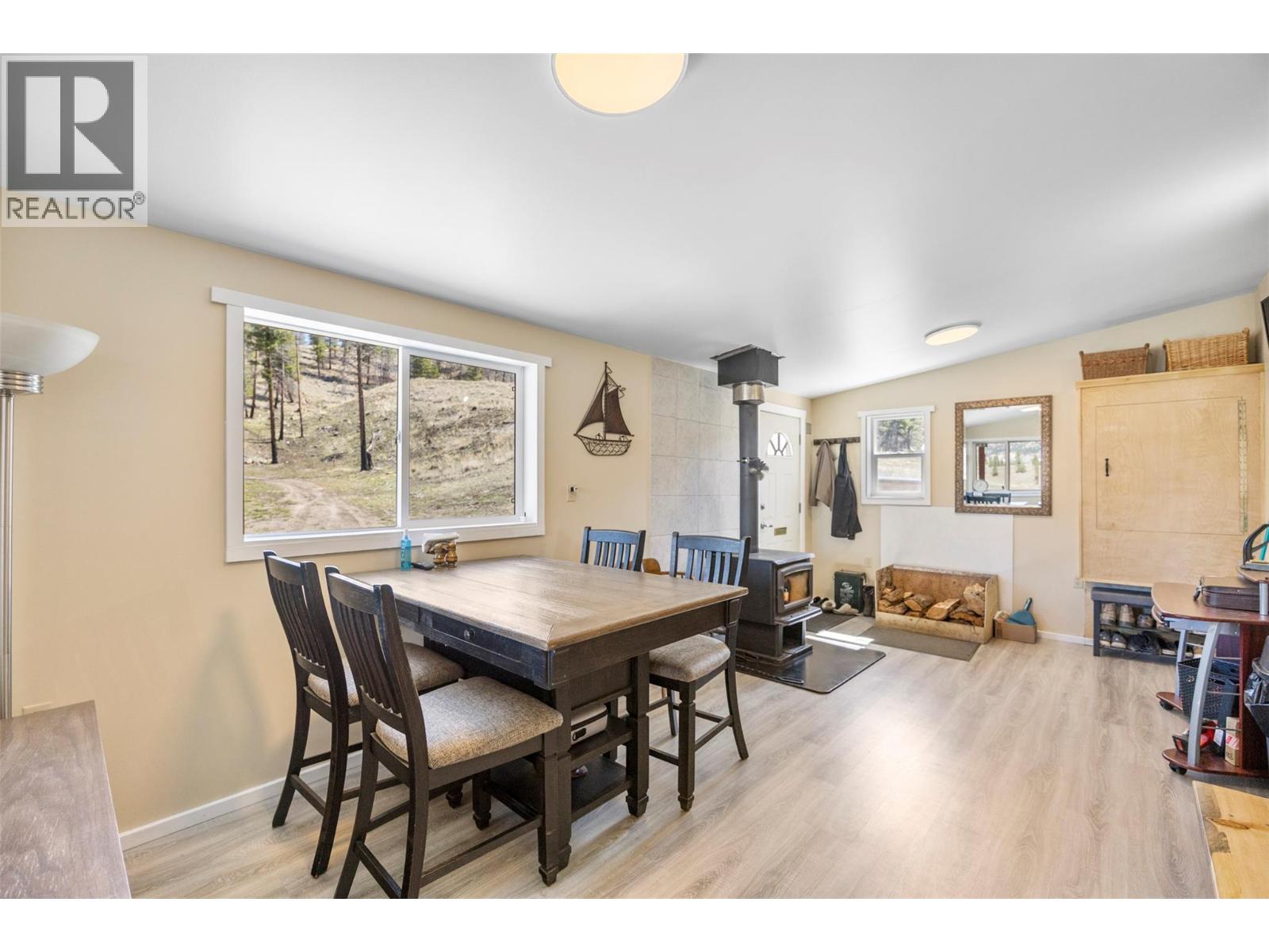1832 Mound-Loon Lake Road, Clinton, British Columbia  V0K 1K0 - Photo 6 - 10392115