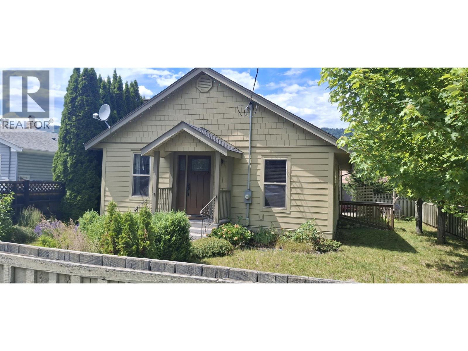 846 Okanagan Avenue, Chase, British Columbia  V0E 1M0 - Photo 1 - 10392579