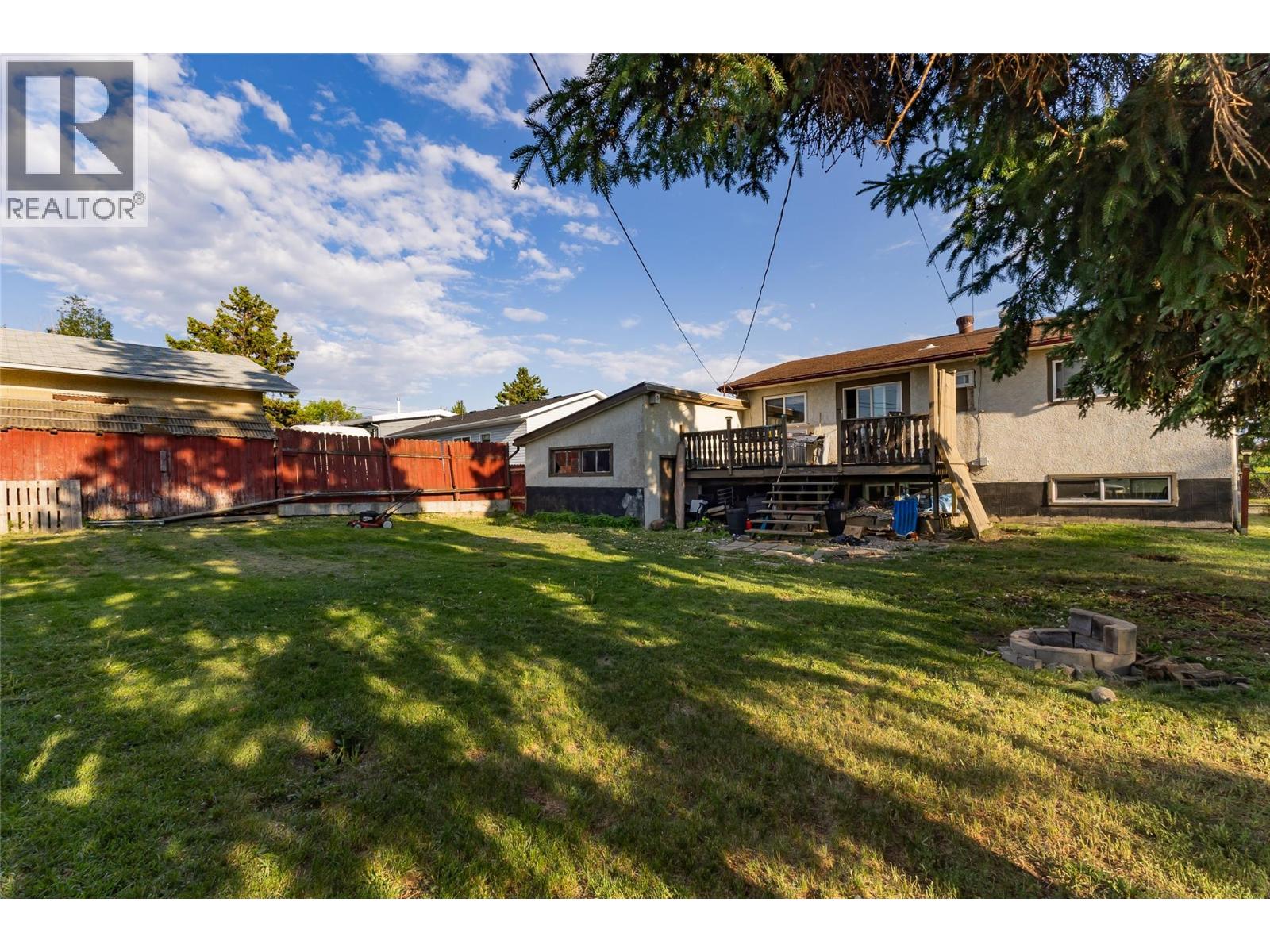 416 96 Avenue, Dawson Creek, British Columbia  V1G 1K4 - Photo 4 - 10392610